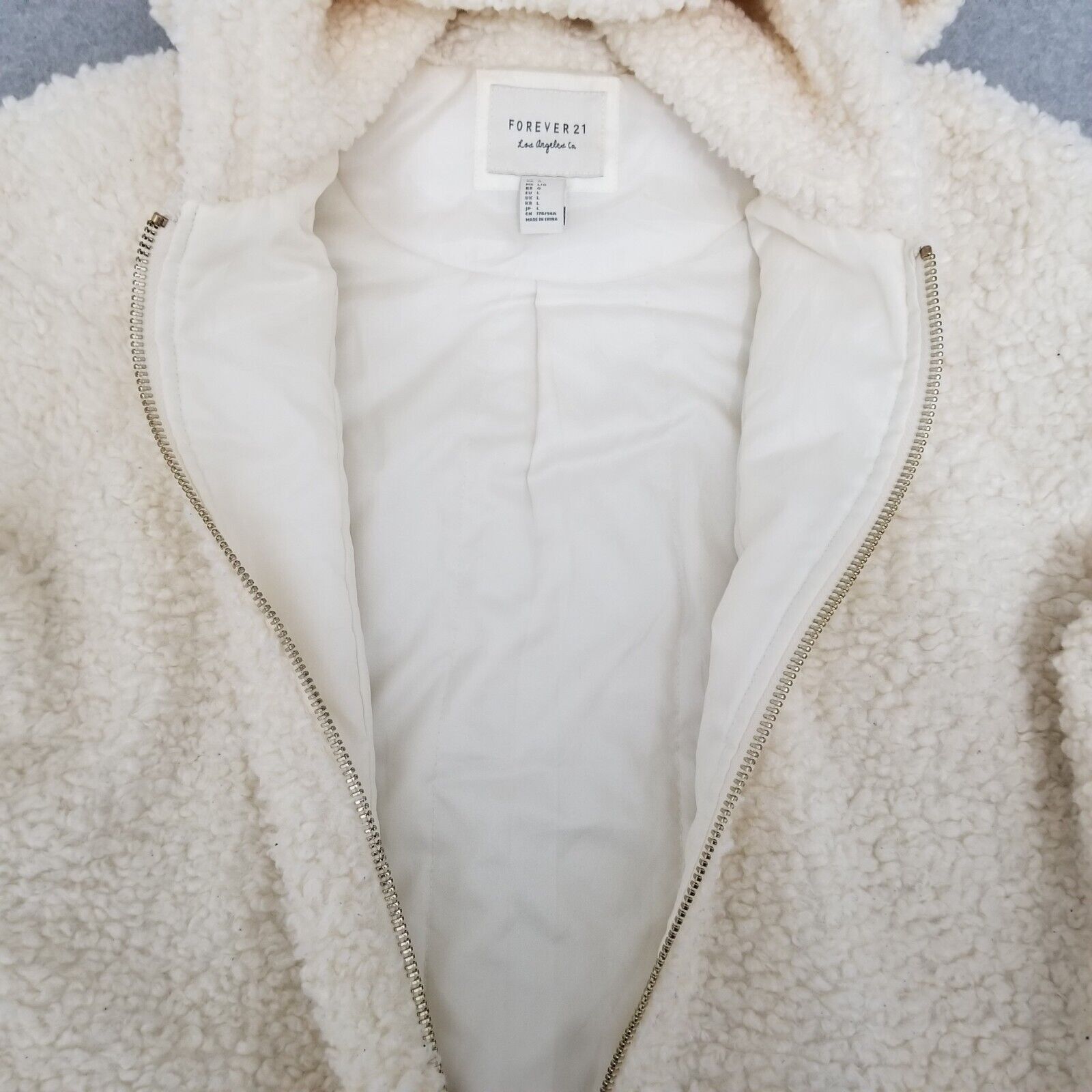 Forever 21 Forever 21 Jacket Womens Large Sherpa Hooded Full Zip Size L / US 10 / IT 46 - 2 Thumbnail
