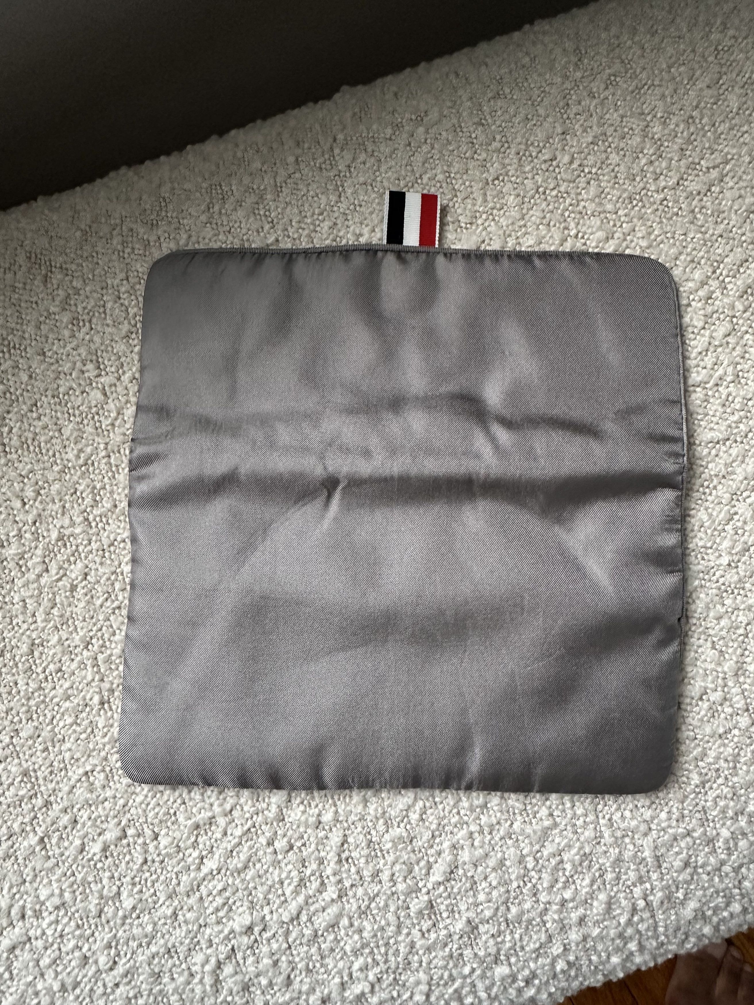 Thom Browne Thom Browne Cloth Eye Mask/Repurpose Clutch Silk Purse Size ONE SIZE - 2 Thumbnail