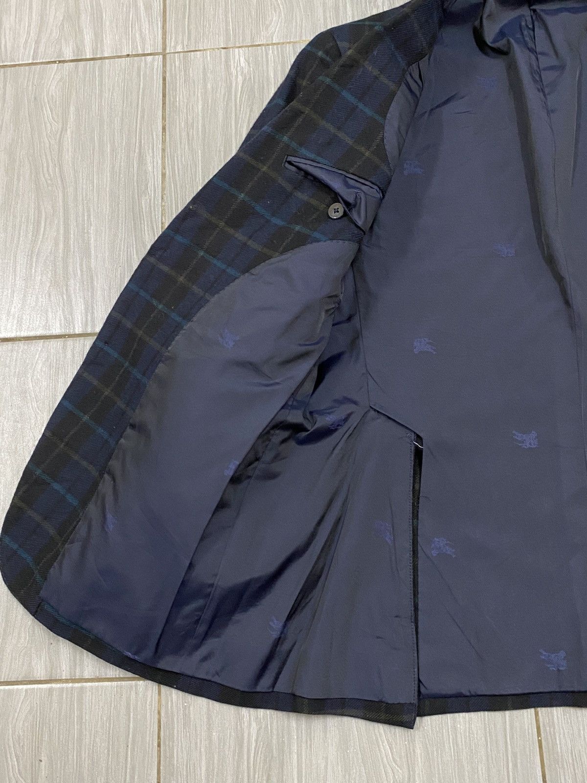 Burberry Prorsum Vtg Burberrys’ Black Watch Tartan Wool Blazer Gold Button Size US S / EU 44-46 / 1 - 8 Thumbnail