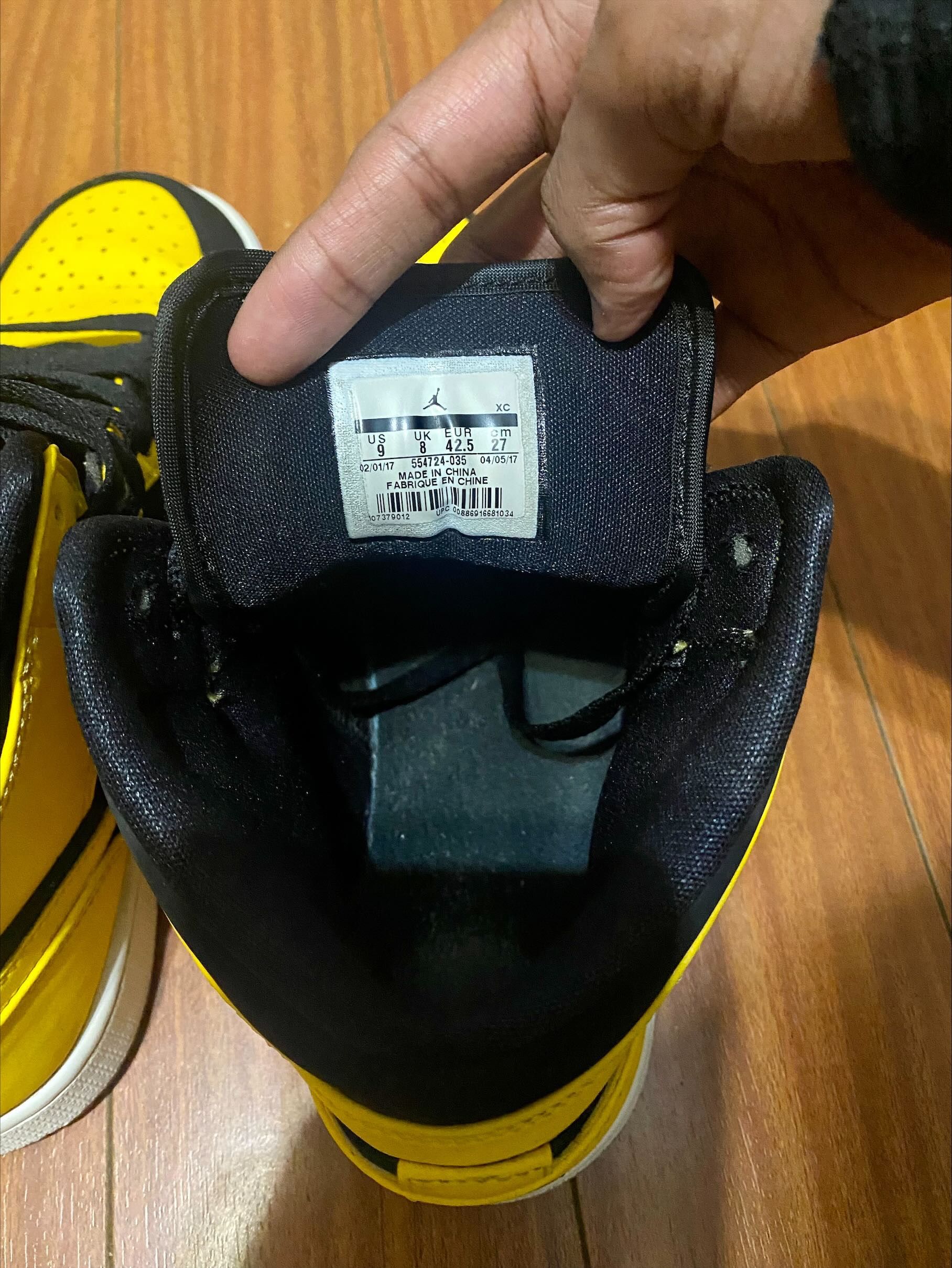 Jordan Brand AIR JORDAN 1 RETRO MID “NEW LOVE” (2017) Size US 9 / EU 42 - 10 Thumbnail