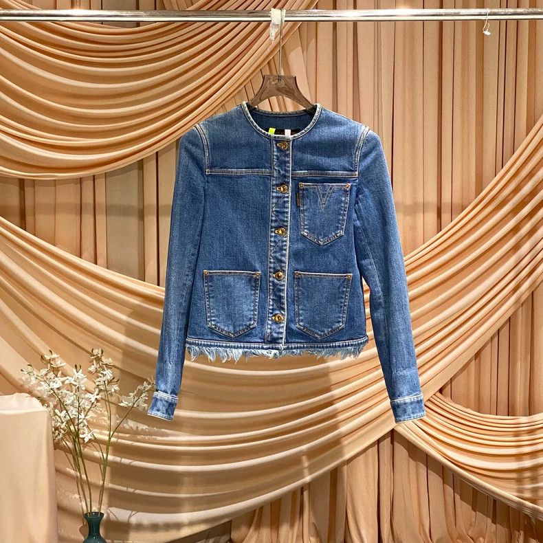 Louis Vuitton Louis Vuitton Washed blue fringed denim jacket Size XS / US 0-2 / IT 36-38 - 2 Thumbnail