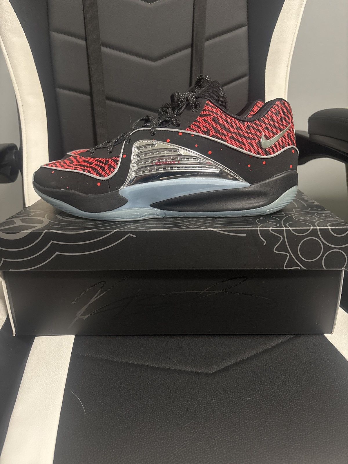 Nike Nike KD 16 ‘Slim Reaper’ Size US 11 / EU 44 - 3 Thumbnail
