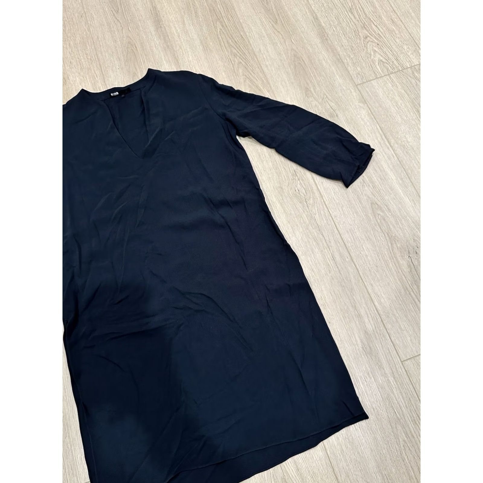 The Row THE ROW Blouse Tunic Shirt XS Navy Short Sleeve V-Neck Crepe De Chine Casual Ladies Womens Size XS / US 0-2 / IT 36-38 - 2 Thumbnail
