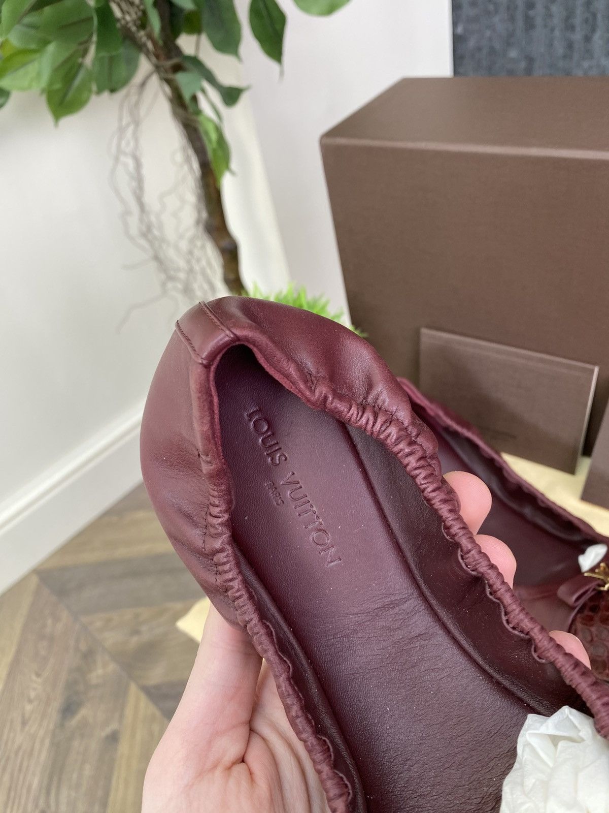 Louis Vuitton Vintage Louis Vuitton Maroon Leather Reptile Ballet Flats Size US 9 / IT 39 - 7 Thumbnail