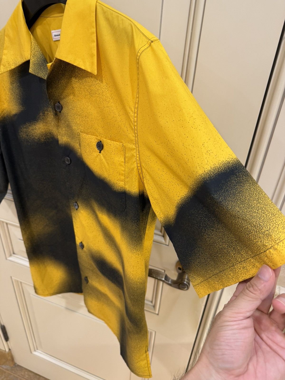 Alexander McQueen Graffiti spray shirt in yellow size15+ Size US M / EU 48-50 / 2 - 18 Thumbnail