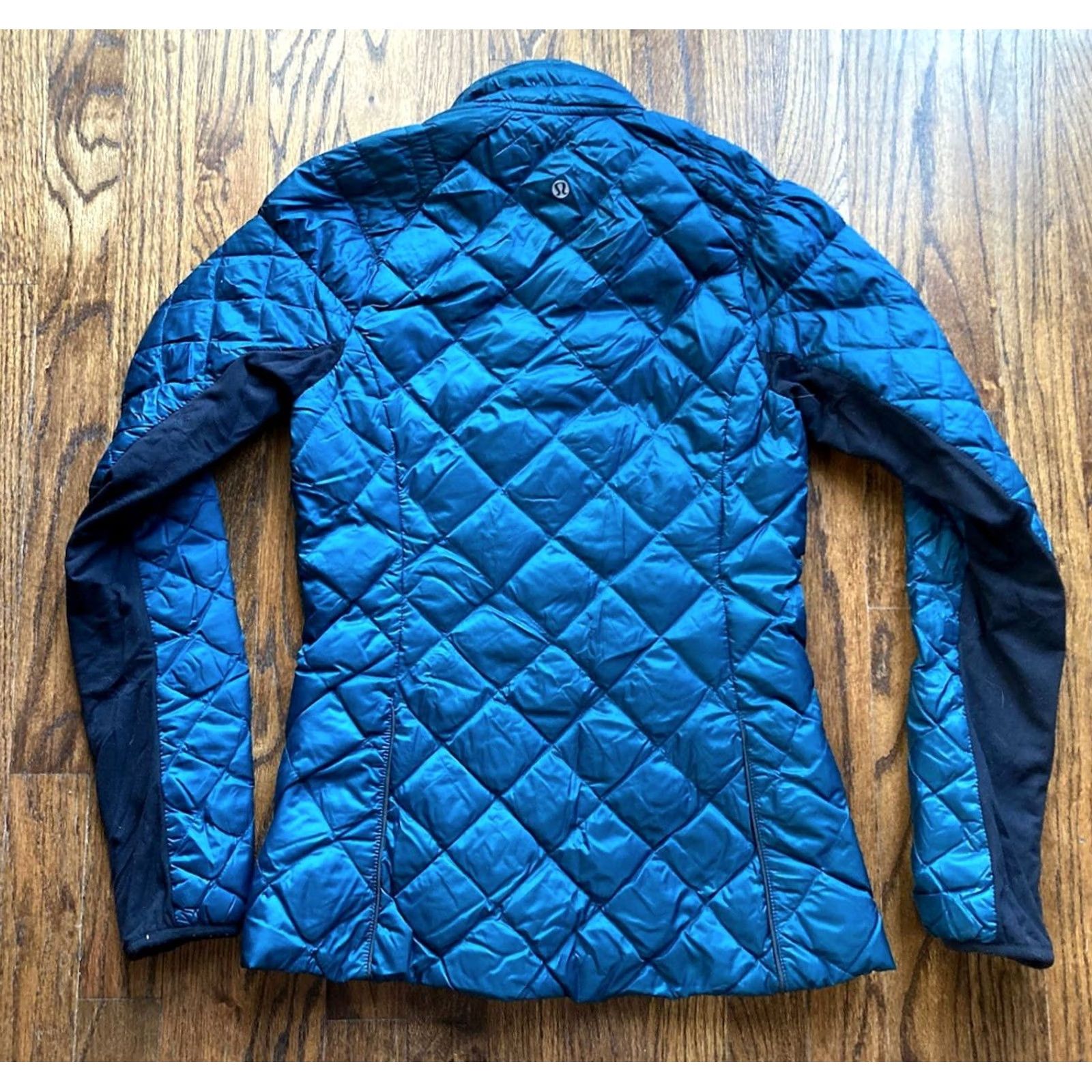 Lululemon Lululemon Puffer Jacket Womens Size 4 Reversible Blue Black Down Zip Jacket Athleisure Womens Winter Fall Spring Activewear Size S / US 4 / IT 40 - 6 Thumbnail