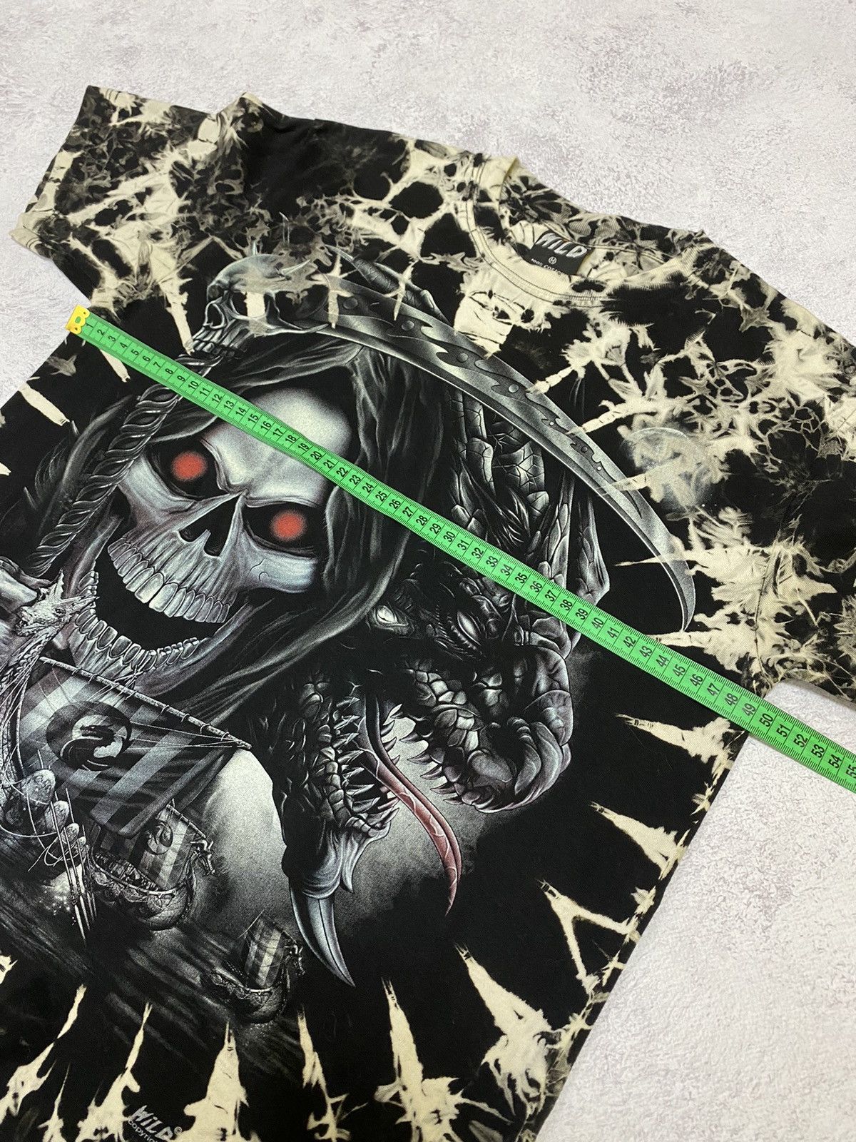 Other Wild Vintage Full Print Death & Dragon T Shirt 90s Size US M / EU 48-50 / 2 - 9 Thumbnail