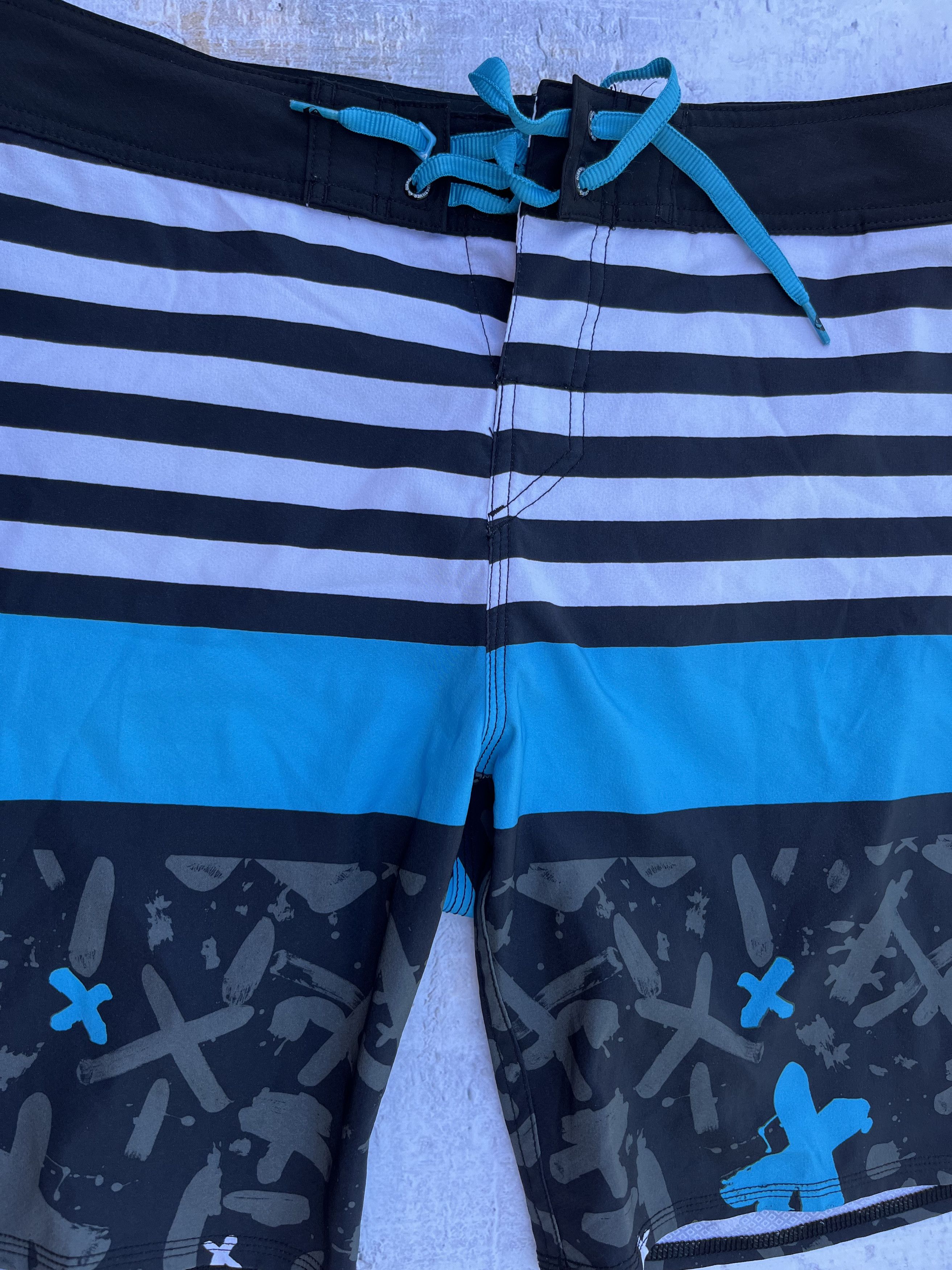 Quiksilver Vintage Swimming Shorts Quiksilver Men's Size 34 Size US 34 / EU 50 - 4 Thumbnail