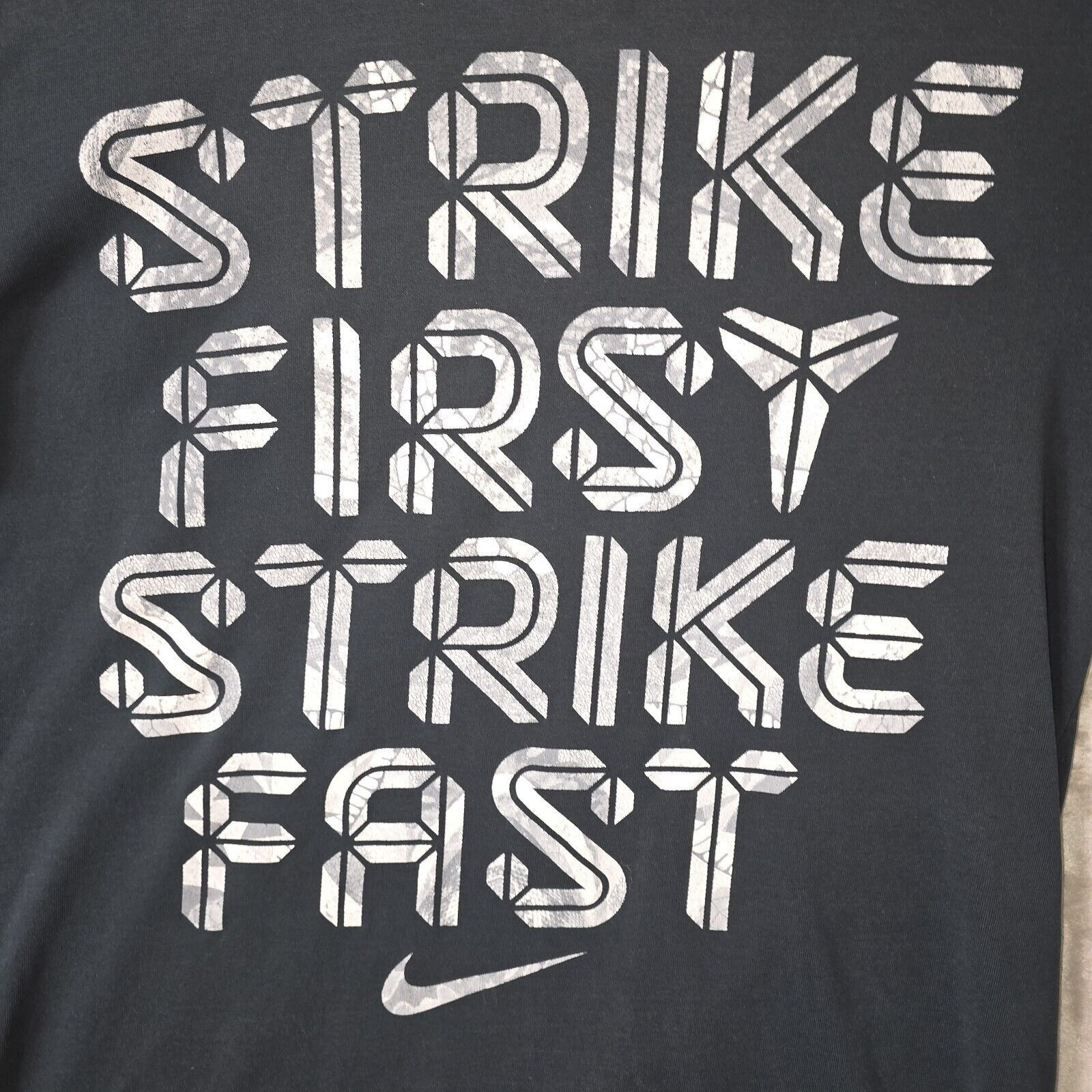 Nike Nike Kobe Bryant Strike First Strike Fast Shirt Size Small Size US S / EU 44-46 / 1 - 3 Thumbnail