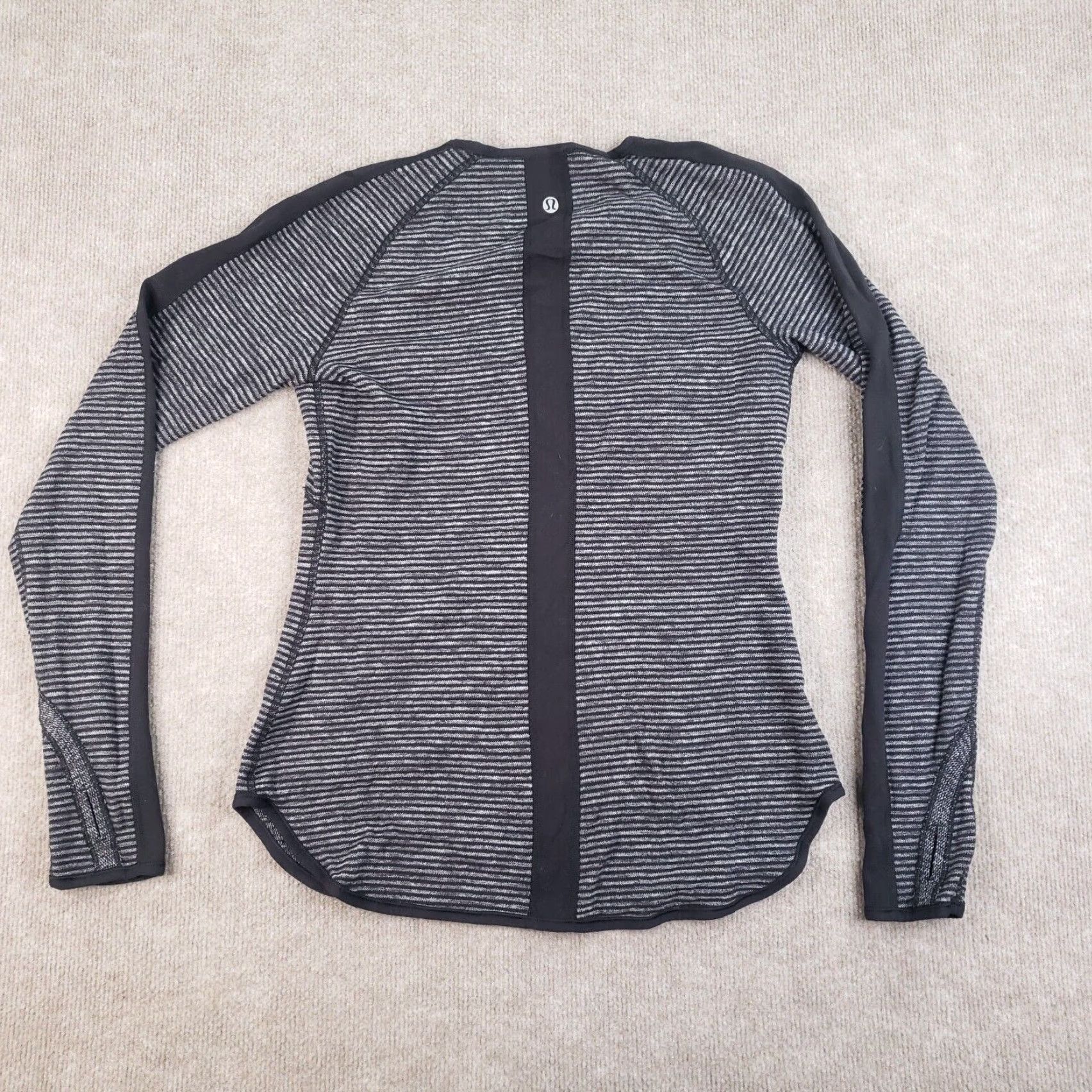 Lululemon Lululemon Shirt Womens Small Gray Black Striped Reversible Crew Neck Gym Running Size S / US 4 / IT 40 - 6 Thumbnail