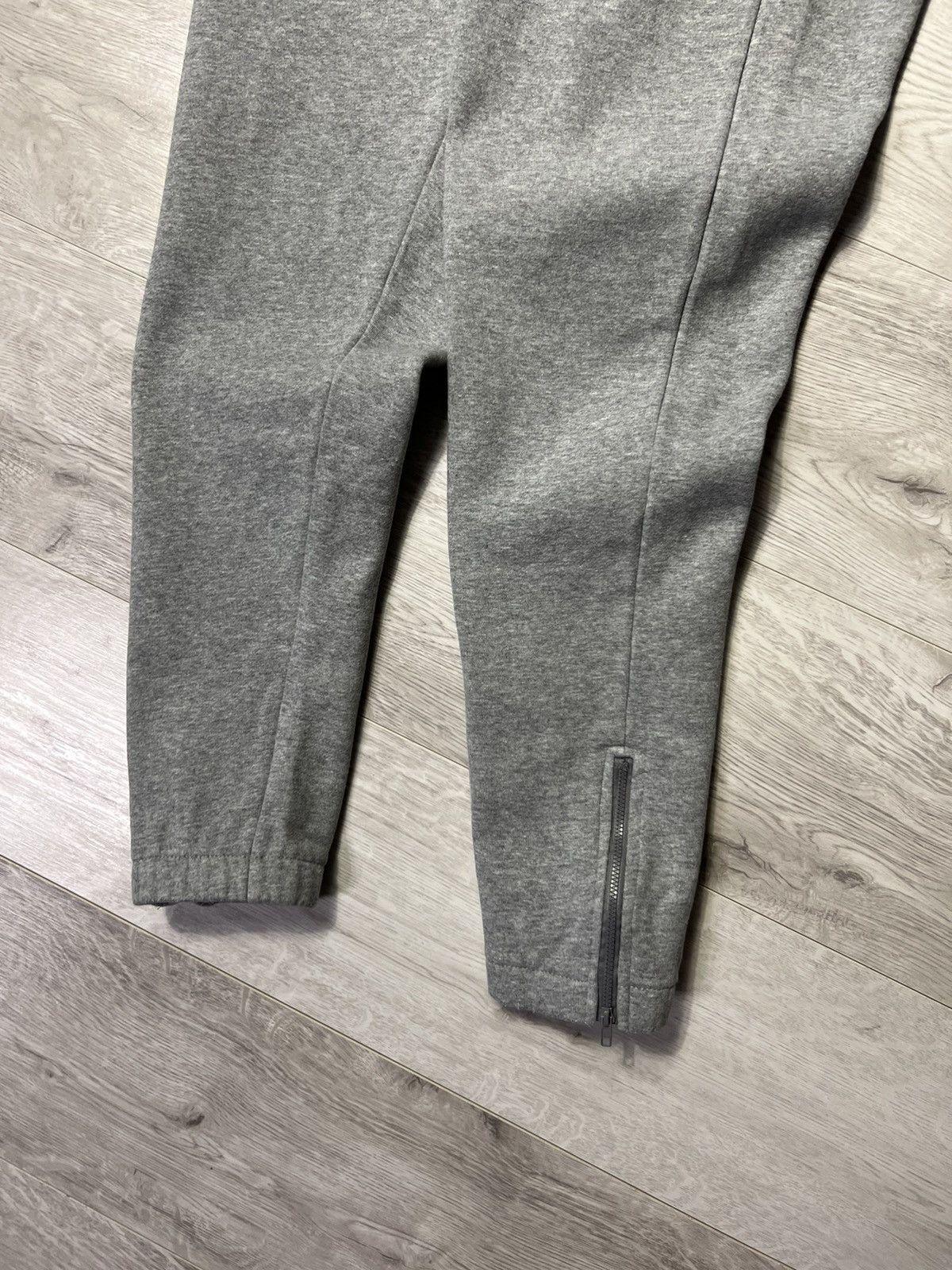 Trapstar London Rare Grey Chenille Trapstar London Tracksuit Hoodie + Pants Size US M / EU 48-50 / 2 - 15 Thumbnail