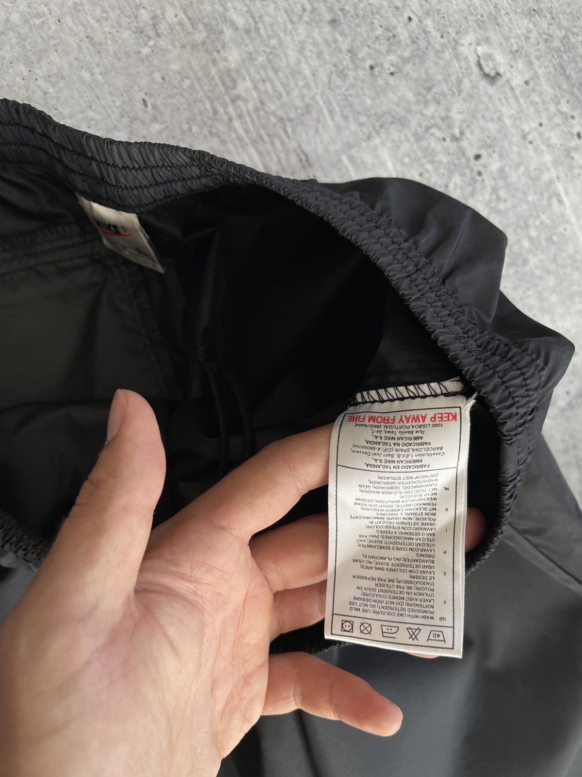 Nike × Vintage Vintage Nike Black Lightweight Sports Pants, Polyester S Size US 30 / EU 46 - 10 Thumbnail
