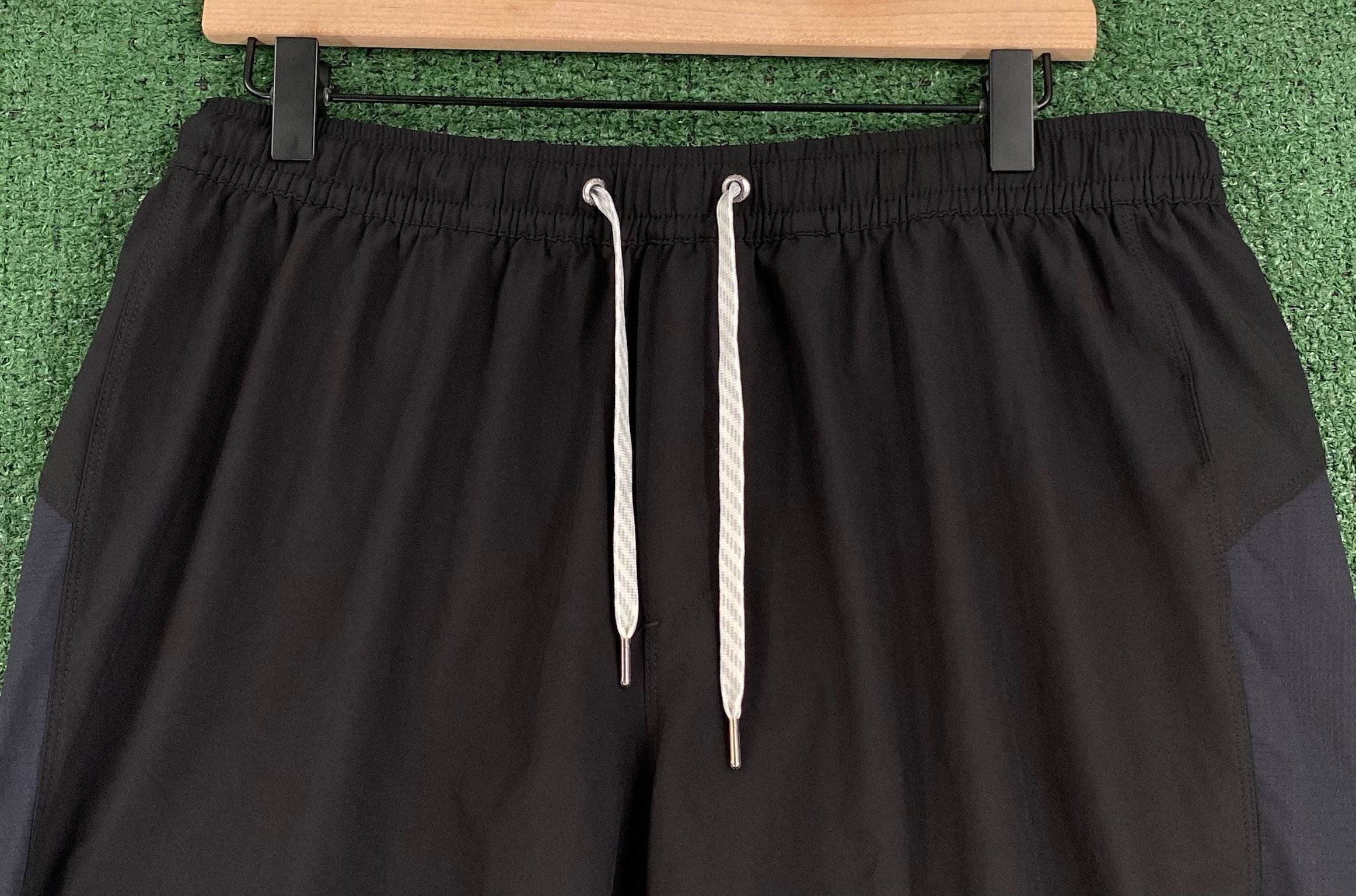 Vuori Vuori Course Run Black Lined Performance Shorts Men’s Large Size US 34 / EU 50 - 2 Thumbnail