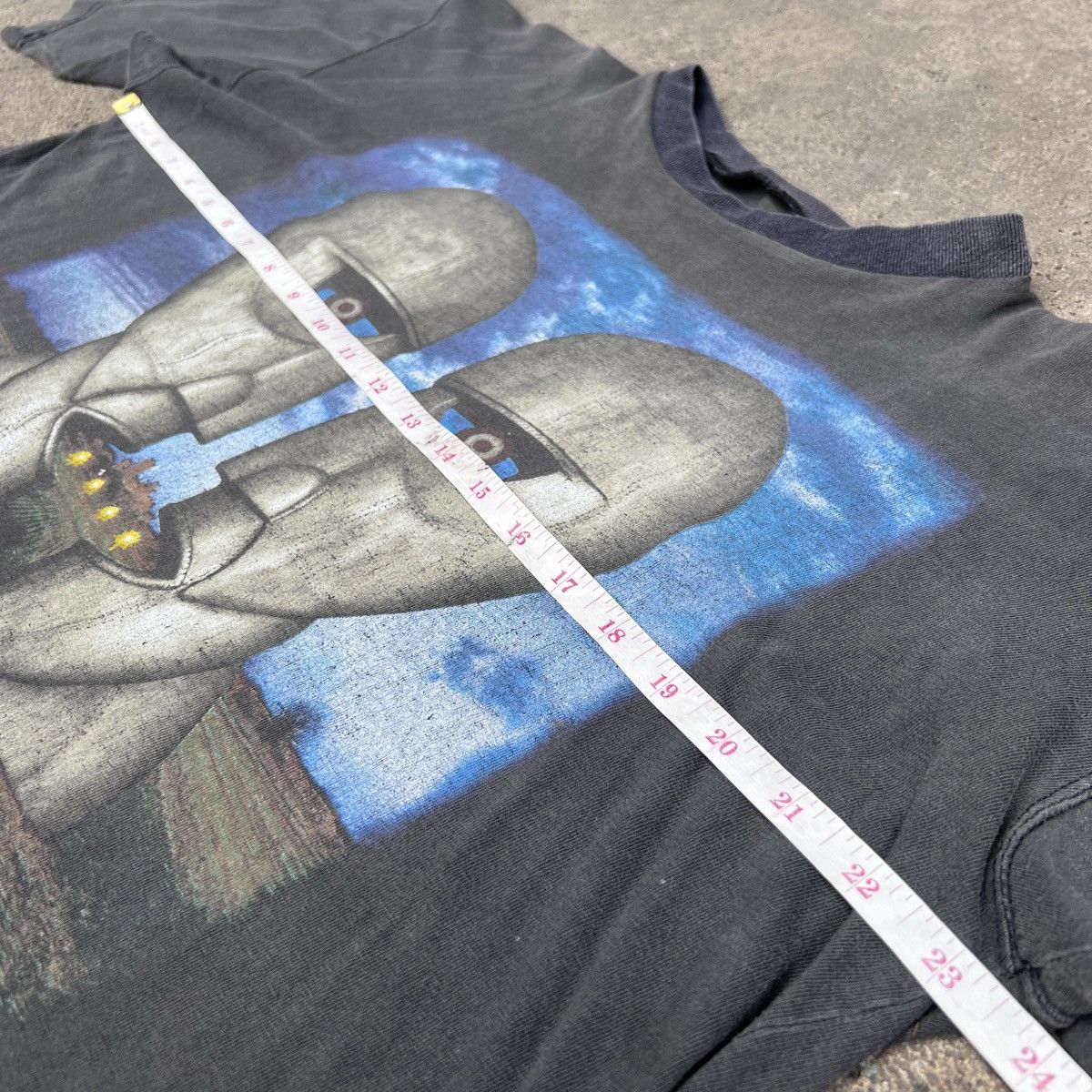 Vintage 90s 1994 Pink Floyd Tour Tee Thrashed Distressed Sun Faded Size US XL / EU 56 / 4 - 15 Thumbnail