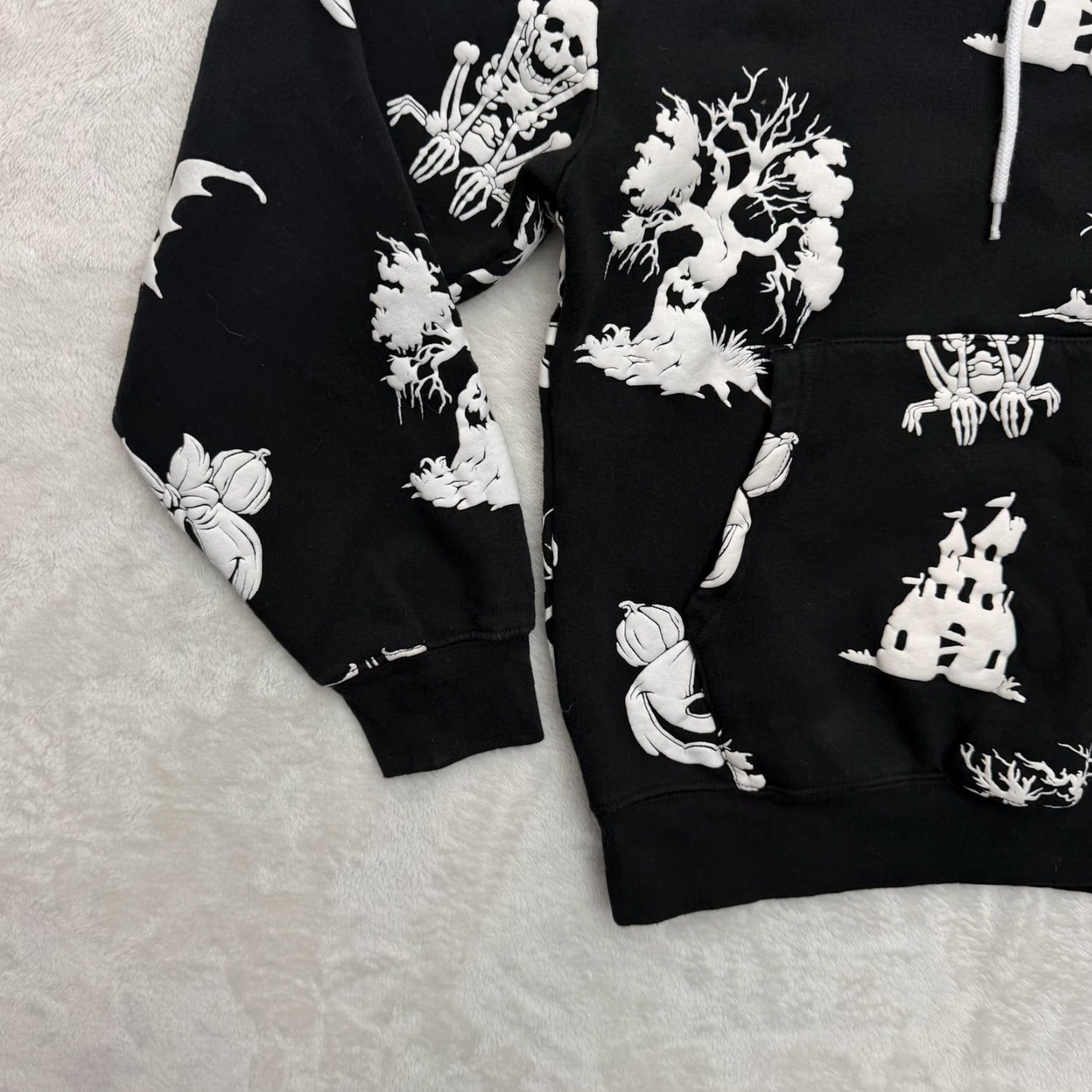 Disney Disney Mickey Minnie Hoodie Shirt Mens S Black Halloween Glow In The Dark Size US S / EU 44-46 / 1 - 7 Thumbnail