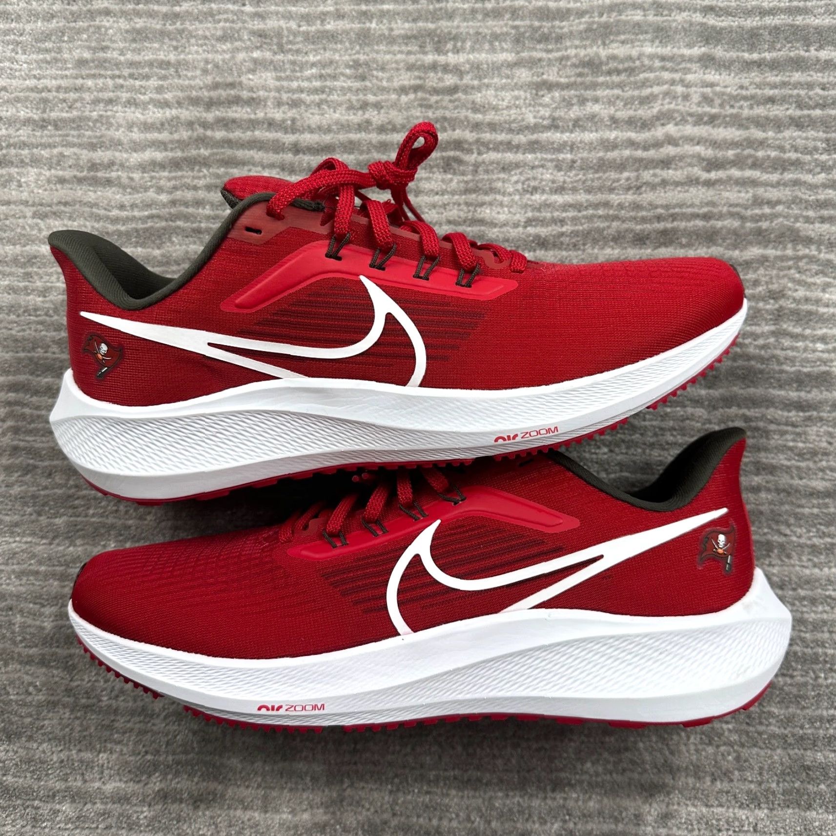 Nike Nike Air Zoom Pegasus 39 Mens 11.5 NFL Tampa Bay Buccaneers Red 2022 Size ONE SIZE - 2 Thumbnail