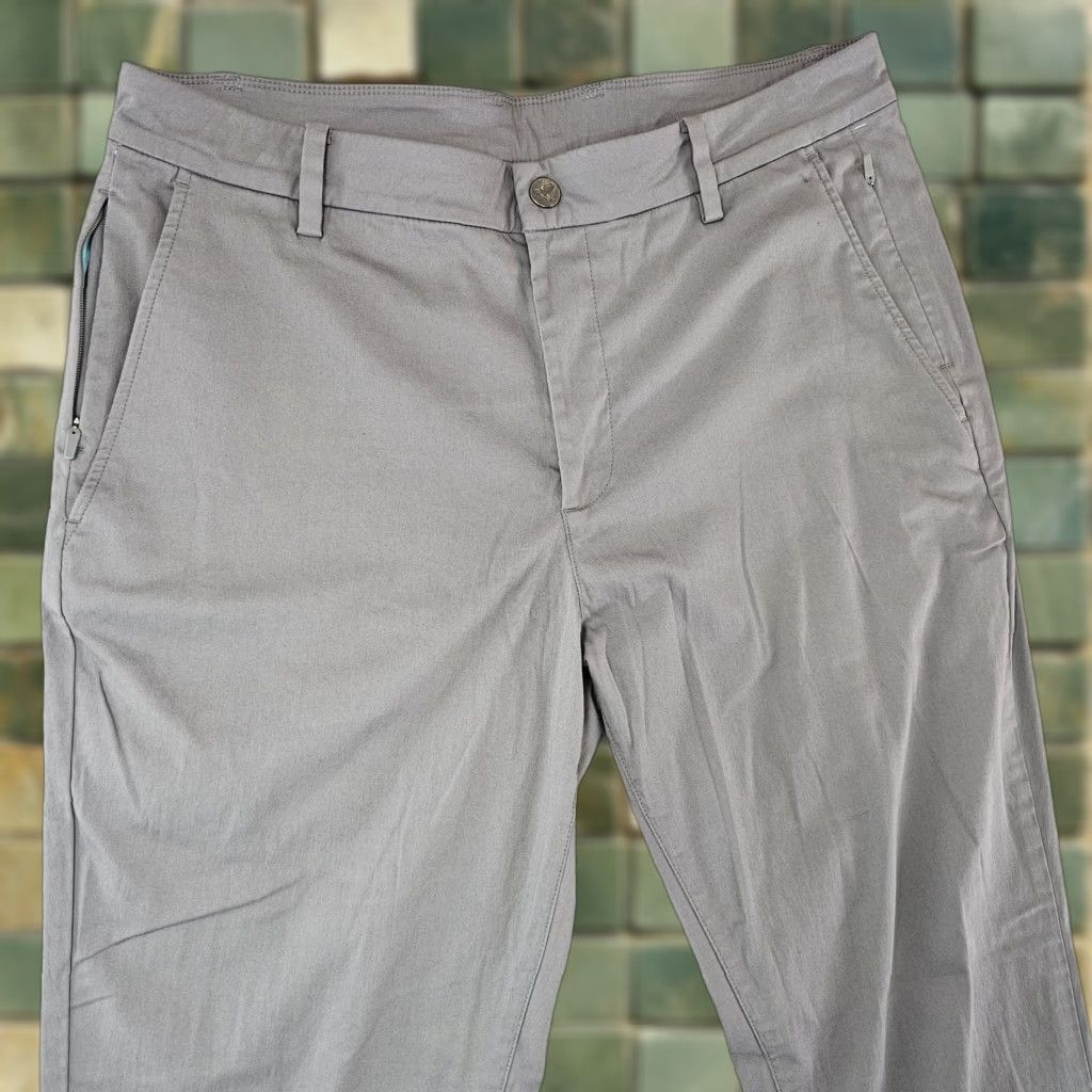 Vintage VINTAGE Birddogs Pants Mens 34x30 Gray Chino Stretch Built-In Liner Performance Casual Mens Slim Fit Pants Size US 34 / EU 50 - 1 Thumbnail