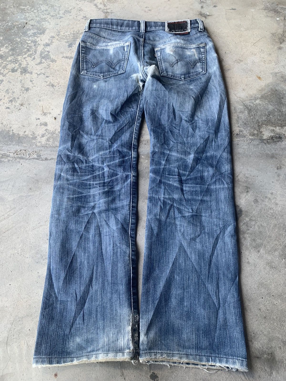 Edwin Distressed Edwin 503 made in Japan 🇯🇵 nice faded. Size US 31 - 4 Thumbnail