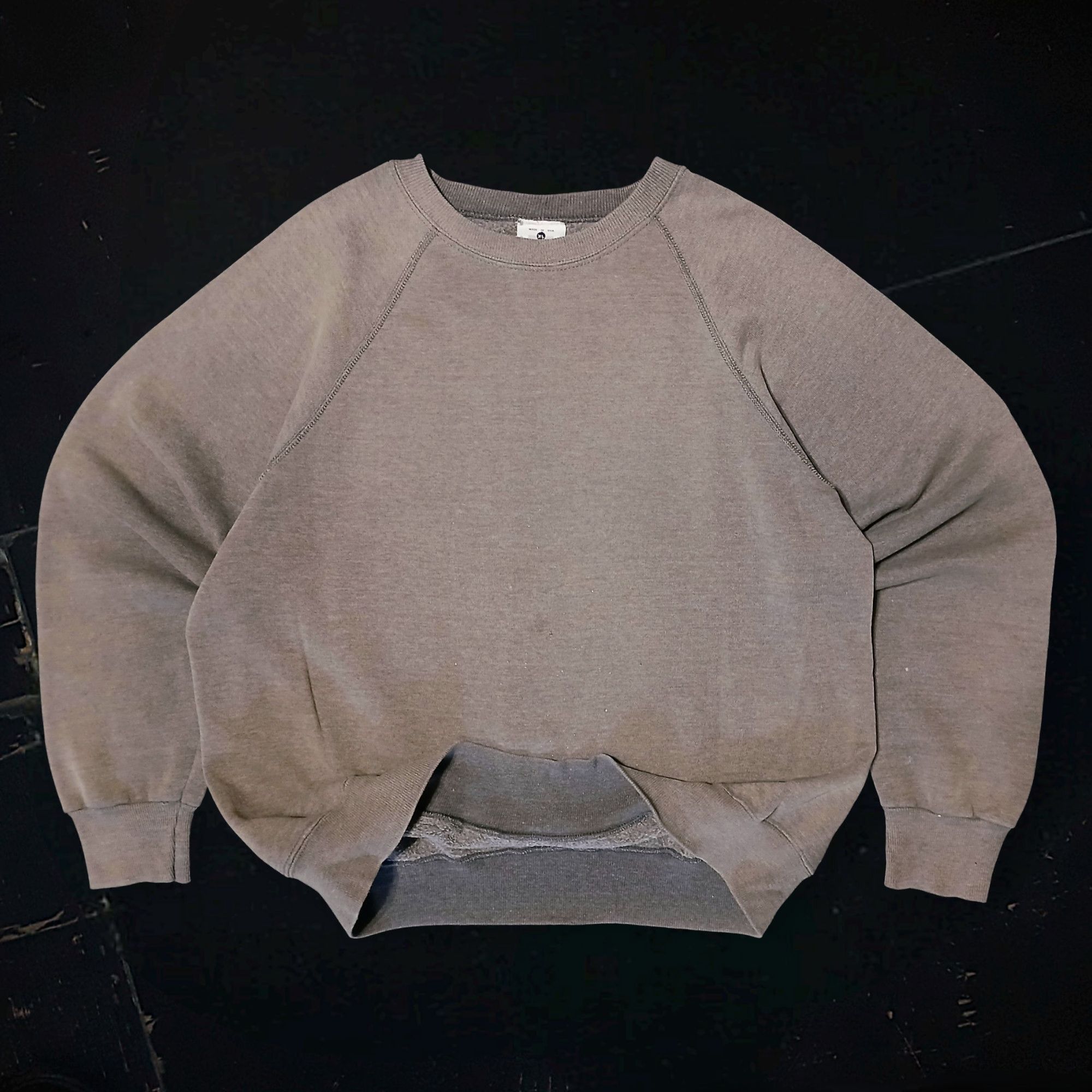Lee Vtg 90s Lee Gray Sun Faded Raglan Crewneck Sweatshirt XL USA Size US XL / EU 56 / 4 - 2 Thumbnail