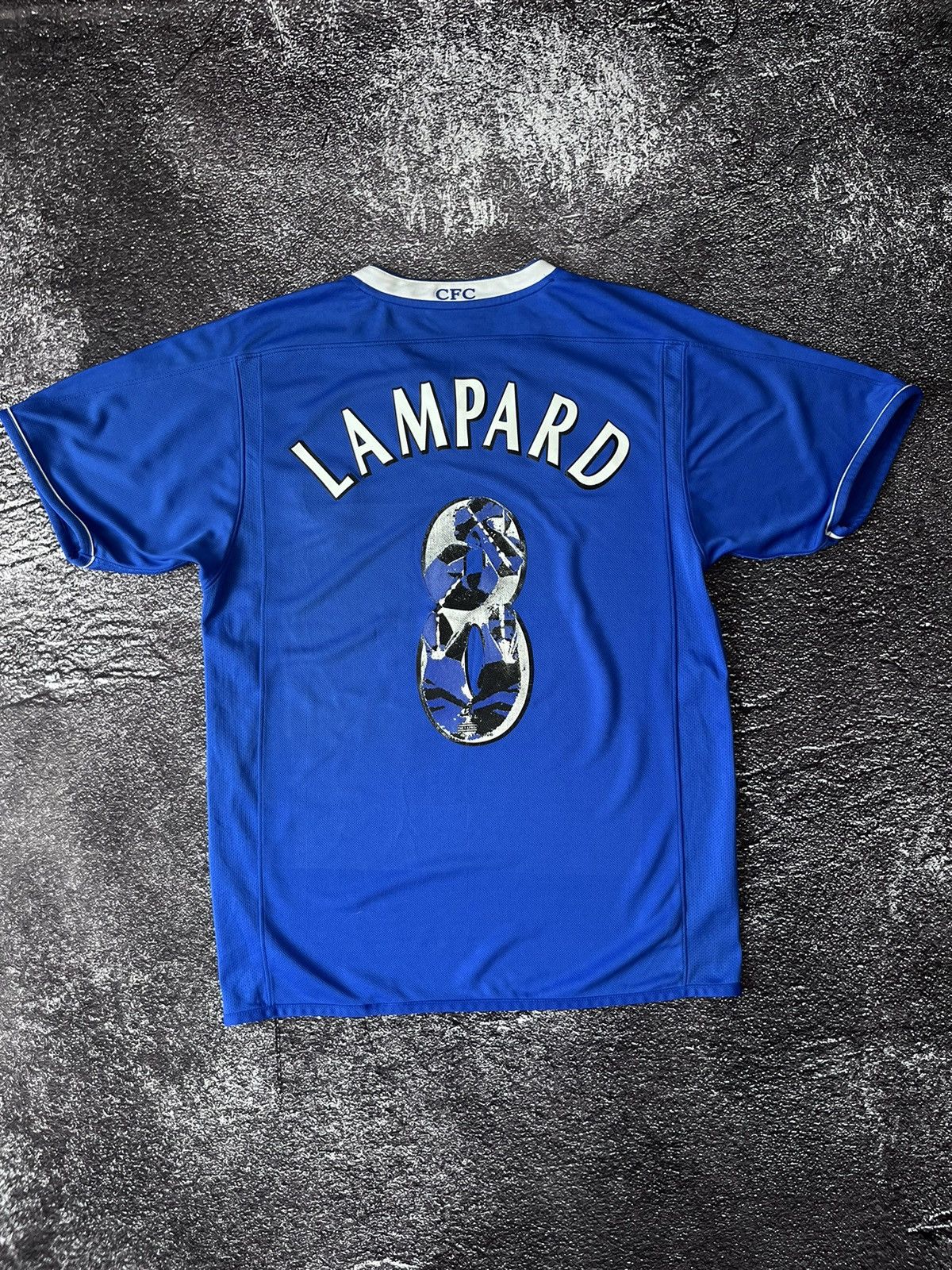 Umbro CHELSEA UMBRO 2003/2004 FOOTBALL REISSUE JERSEY #8 LAMPARD Size US S / EU 44-46 / 1 - 1 Thumbnail