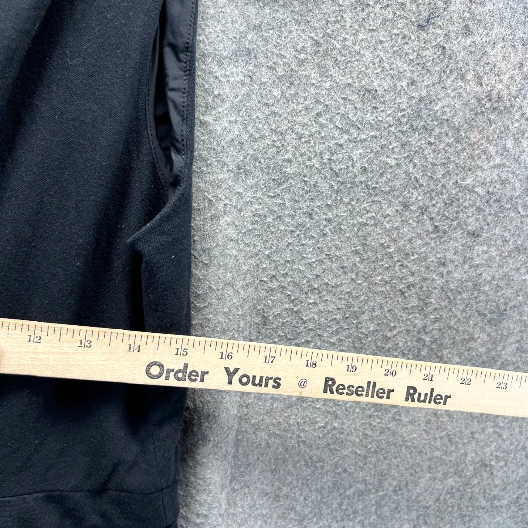 Vintage VINTAGE? No. Lafayette 148 New York Jumpsuit Womens Medium Black Sleeveless V-Neck Wide Leg Size 32" / US 10 / IT 46 - 4 Thumbnail