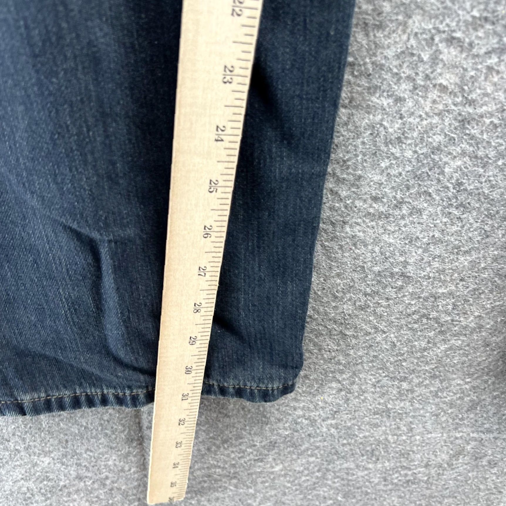 Tommy Bahama VINTAGE Tommy Bahama Jeans Men 38/32 Blue Denim Cotton Straight Regular 32in Inseam Blue Jeans Mens Vintage Straight Jeans 38 x 32 Size US 38 / EU 54 - 6 Thumbnail