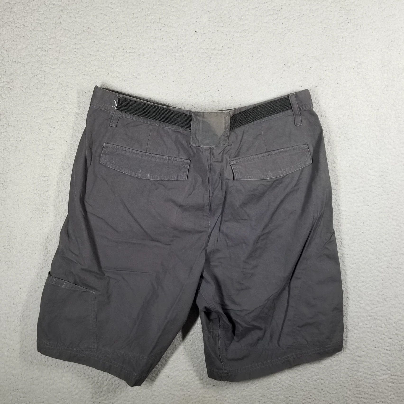 Vintage Columbia Shorts Mens 34 Gray 10 In Inseam Integrated Belt Cargo Hiking AM4001 Size US 34 / EU 50 - 2 Thumbnail
