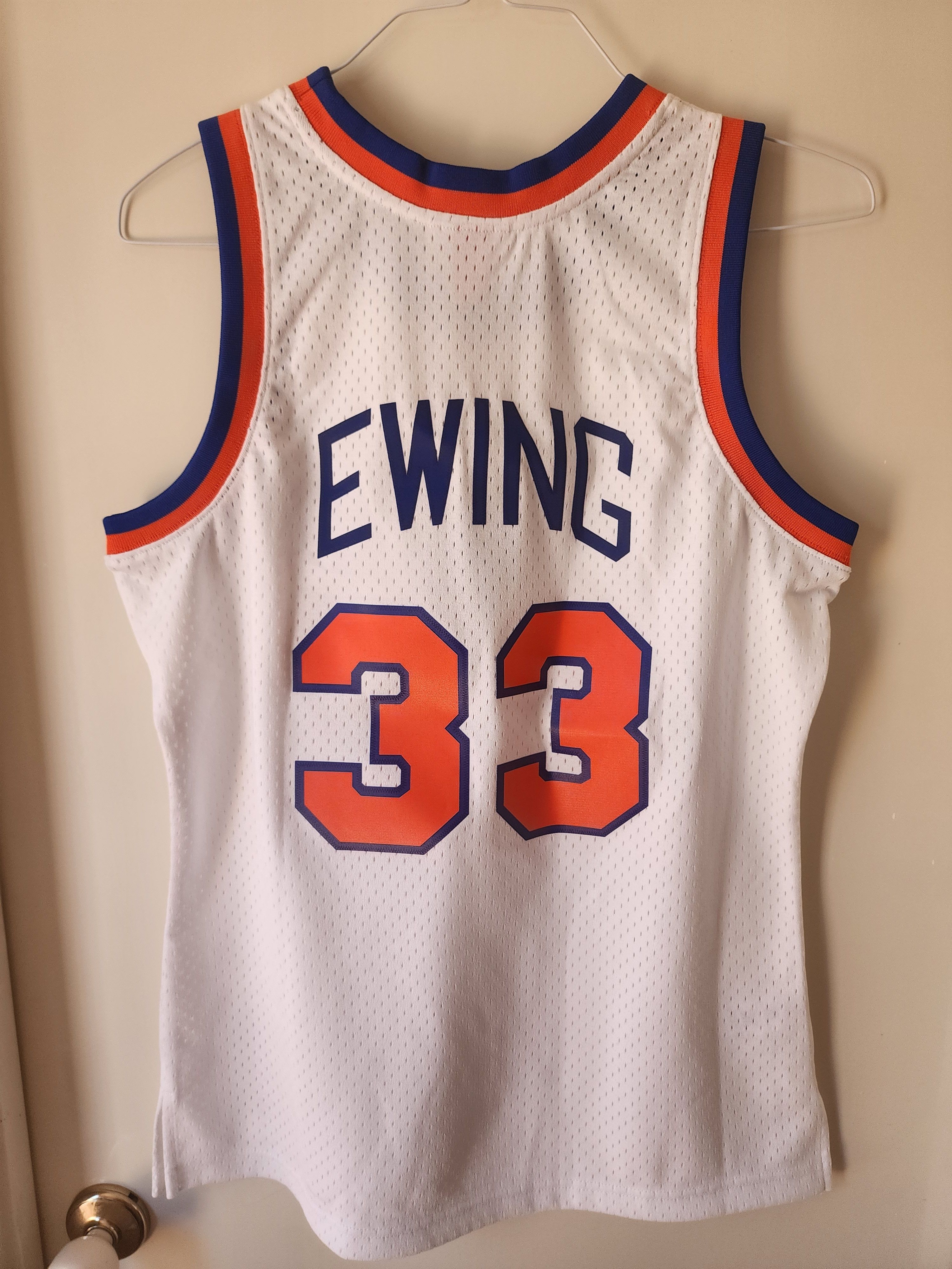 Mitchell & Ness Patrick Ewing Knicks '85-'86 Mitchell & Ness NBA Jersey Size US M / EU 48-50 / 2 - 2 Thumbnail