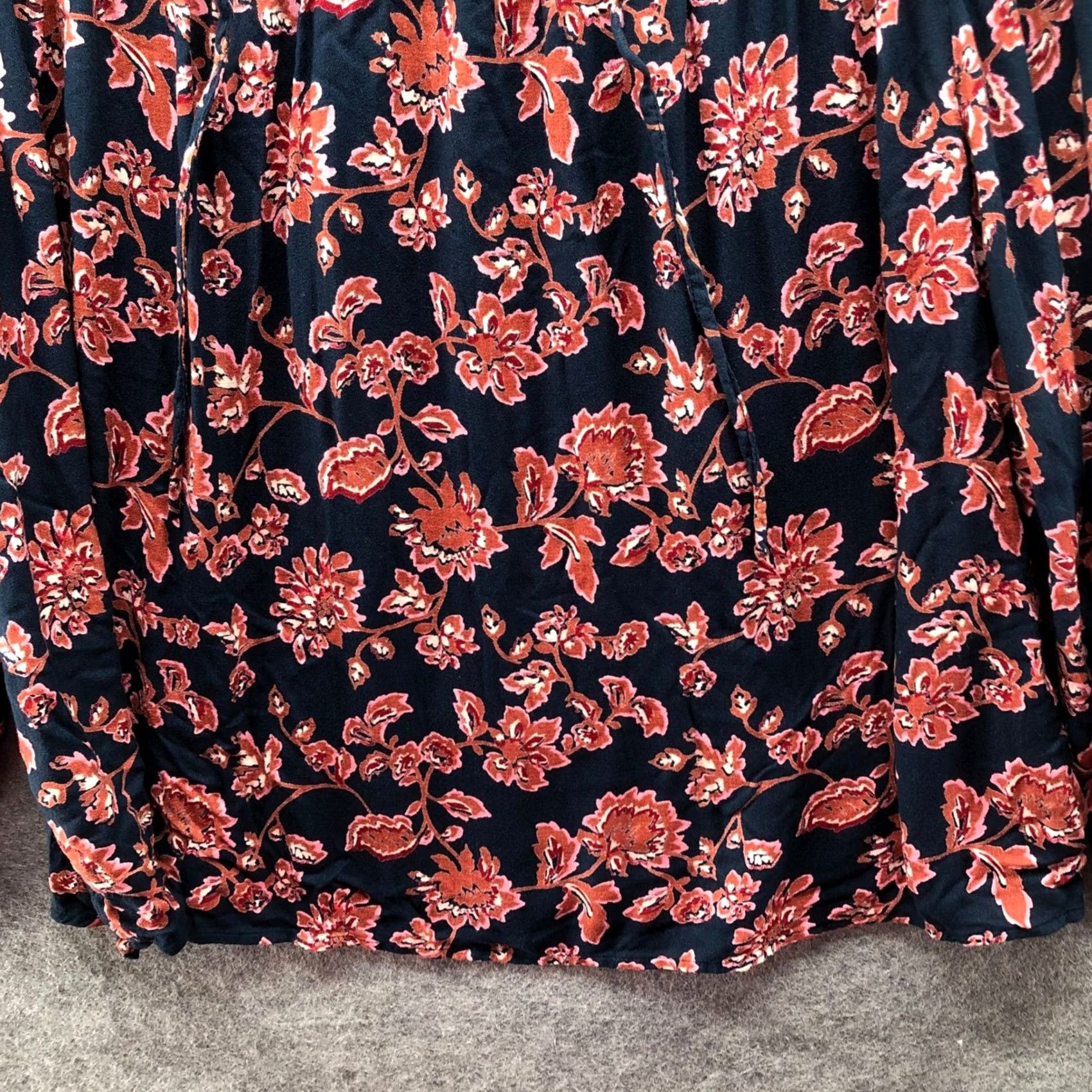Lucky Brand VINTAGE Lucky Brand Floral Smocked Blouse Womens 3X Navy Boho Peasant Long Sleeve Rayon Size XXL / US 16-18 / IT 52-54 - 5 Thumbnail