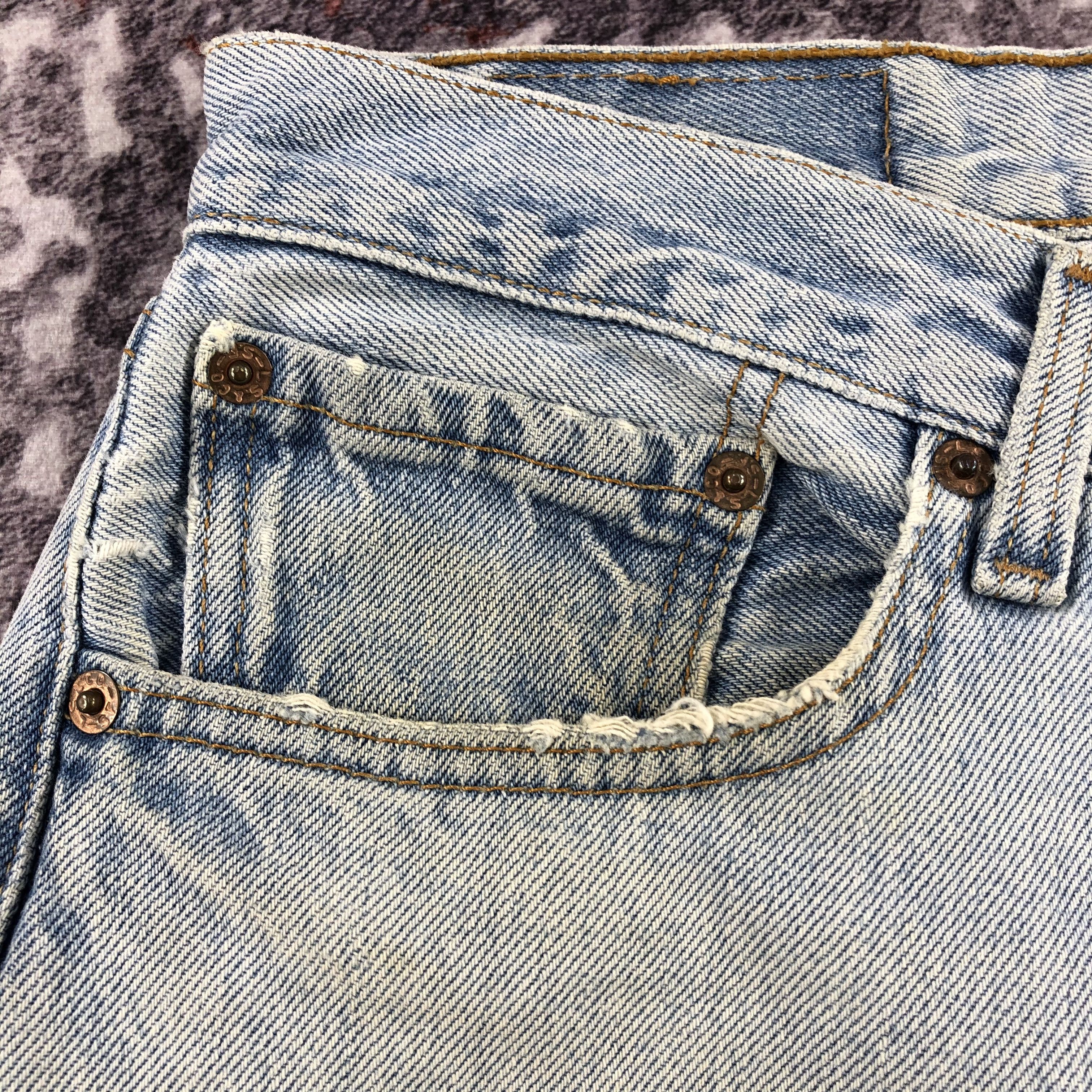 Levi's × Vintage Vintage 90s Light Wash Levis 501 Jeans-JM2148 Size US 33 - 13 Thumbnail