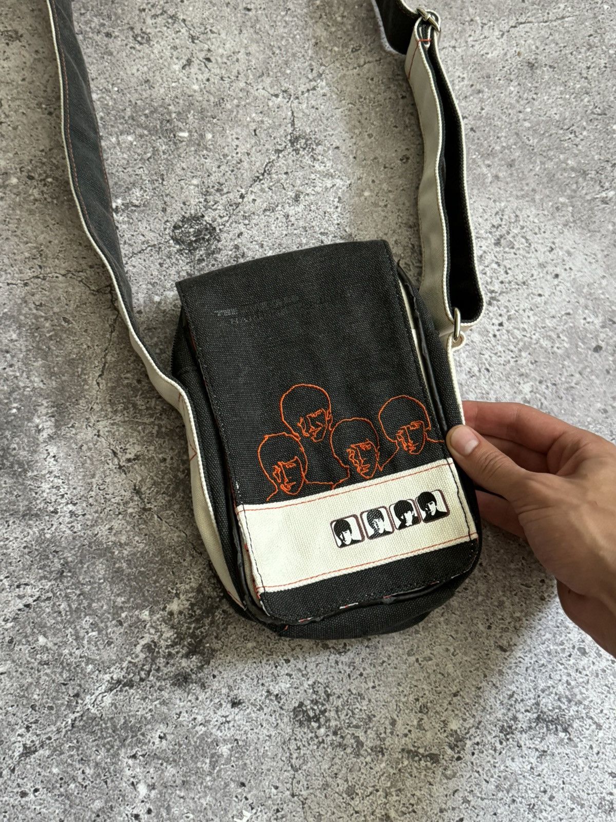 Vintage Vintage The Beatles Y2K crossbody bag Size ONE SIZE - 4 Thumbnail