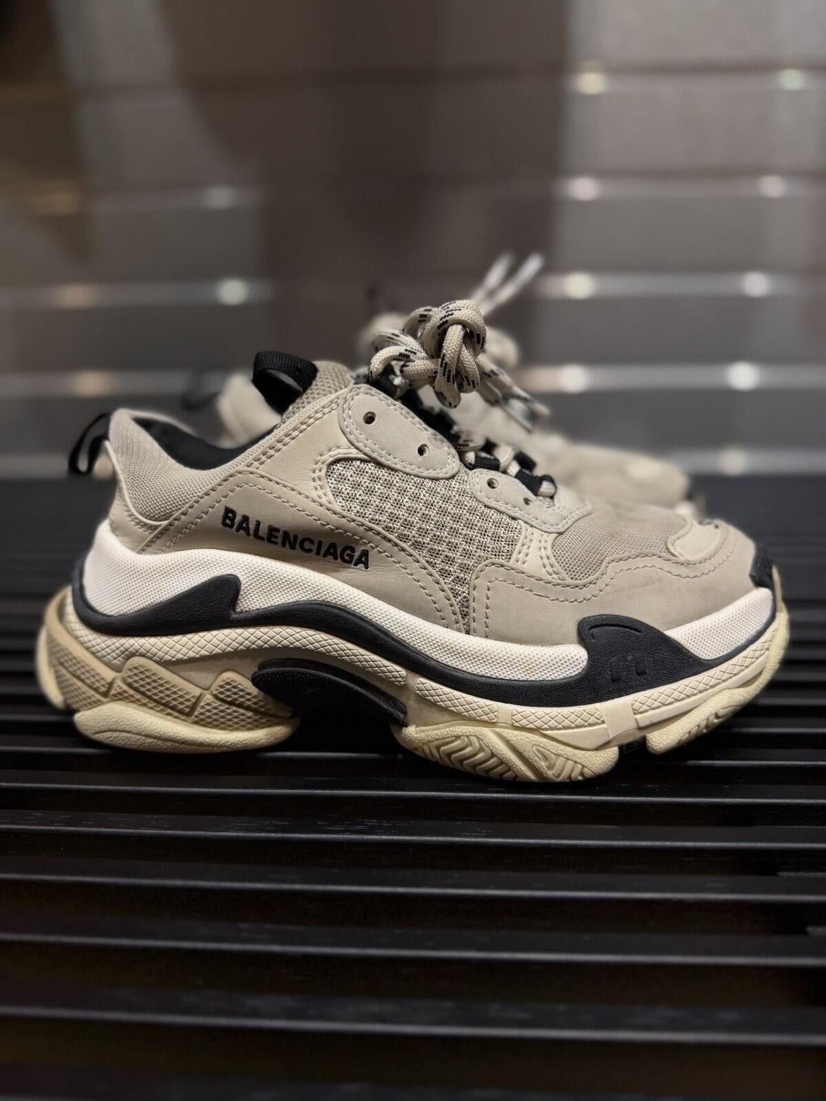 Balenciaga Balenciaga Triple S Chunky Sneakers Size 35EU/5US (W) Size US 5 / IT 35 - 1 Thumbnail