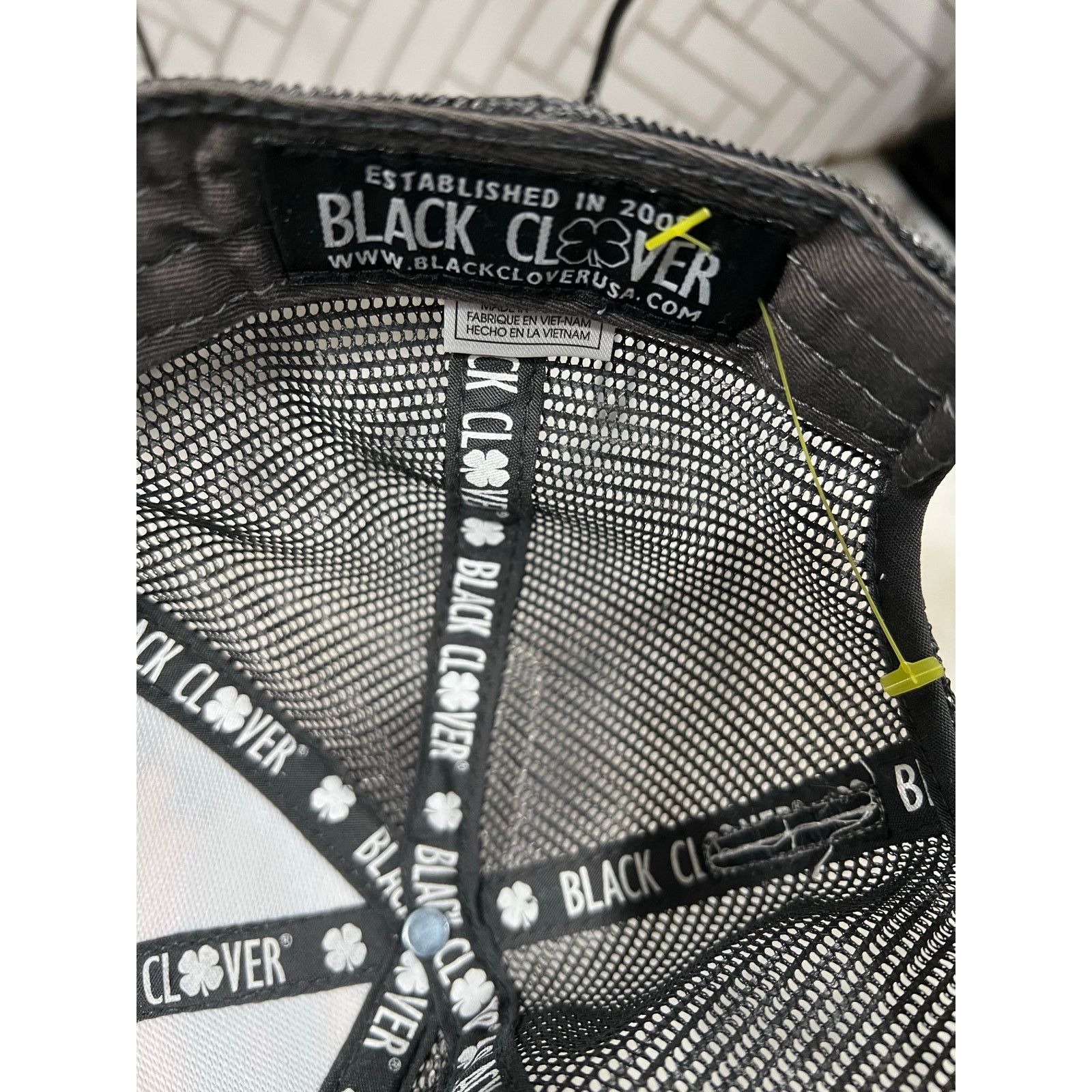 Other Black Clover Topgolf Trucker Hat Snapback Print Mesh Cap Size ONE SIZE - 7 Thumbnail