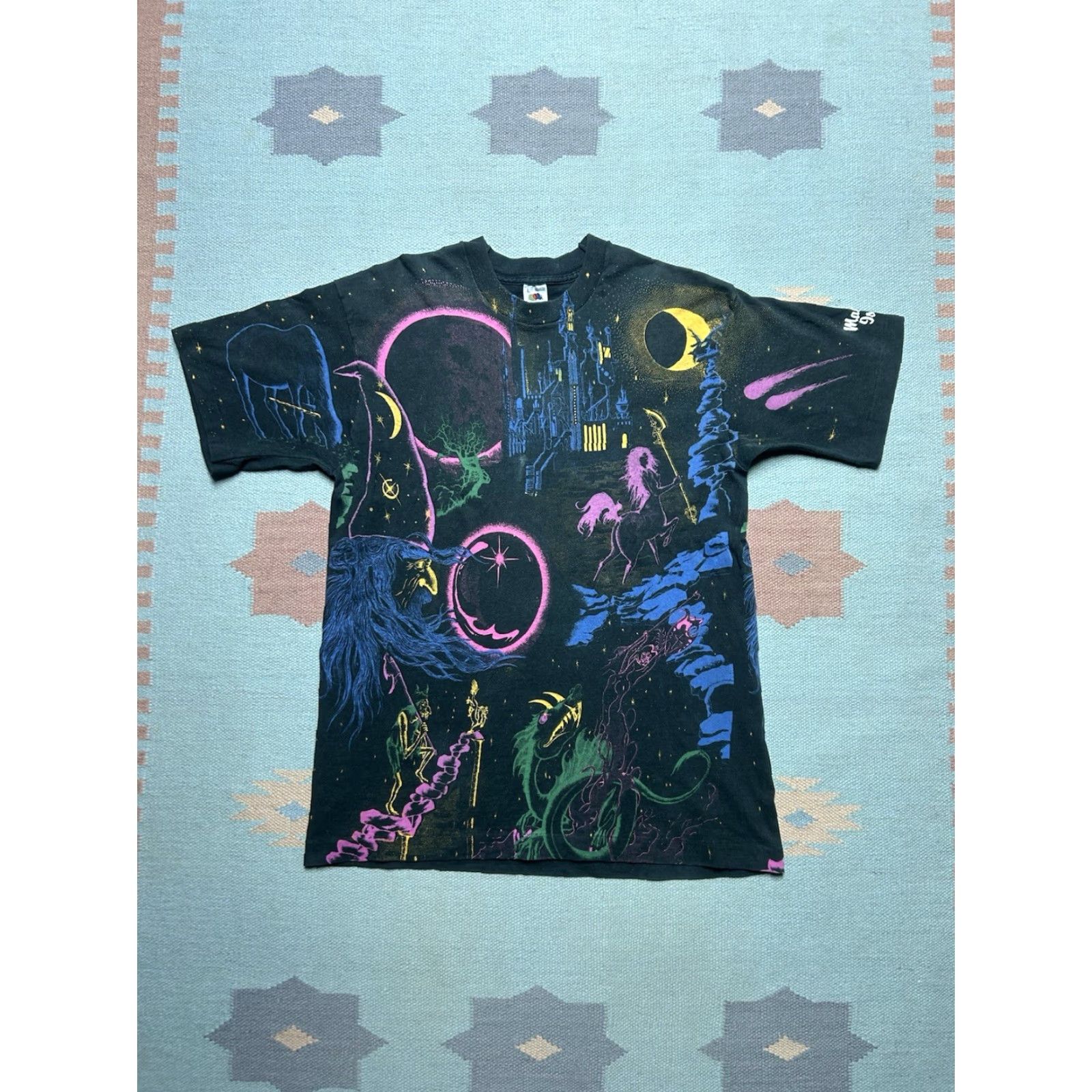 Fruit Of The Loom VINTAGE 90s Fruit of the Loom T-Shirt AOP Wizard Magical Mackinac Island Fantasy Black L Mens Size US L / EU 52-54 / 3 - 2 Thumbnail