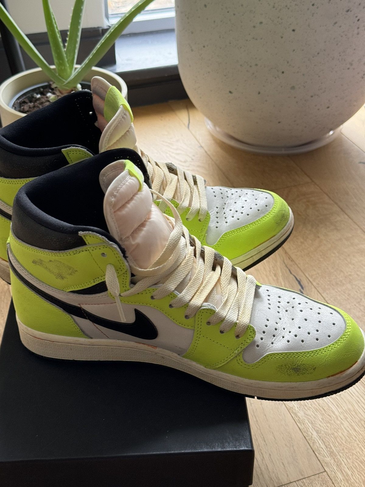 Jordan Brand Jordan 1 Visionaire (Custom Aged) Size US 11 / EU 44 - 14 Thumbnail