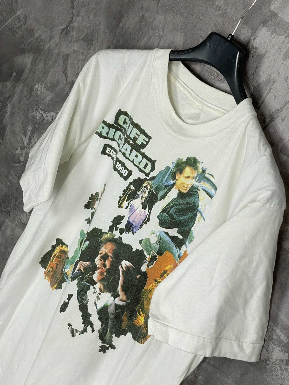 Band Tees × Vintage Cliff Richard Access Printed Tour TShirt 90s Pop Rock Roll Size US M / EU 48-50 / 2 - 7 Thumbnail