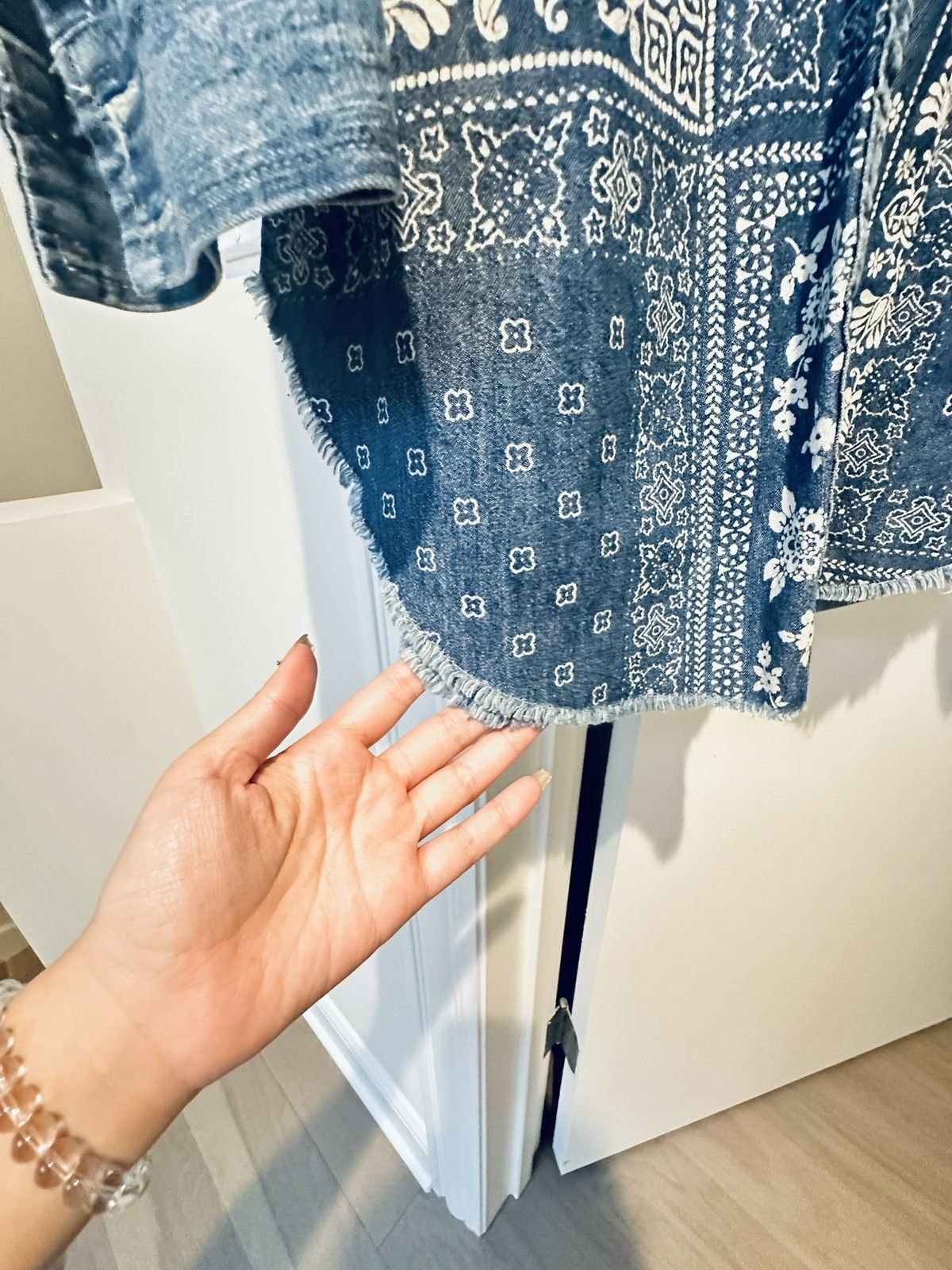 Free People blue and navy denim shirt dress with bandana print size S Size S / US 4 / IT 40 - 8 Thumbnail