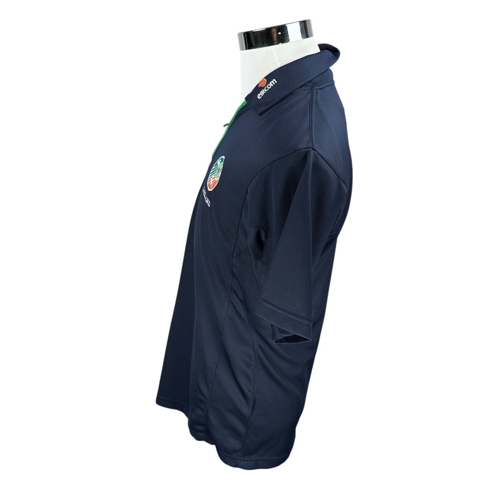Umbro Umbro 2001 2002 Ireland National Football Team Jersey Mens M Size US M / EU 48-50 / 2 - 5 Thumbnail