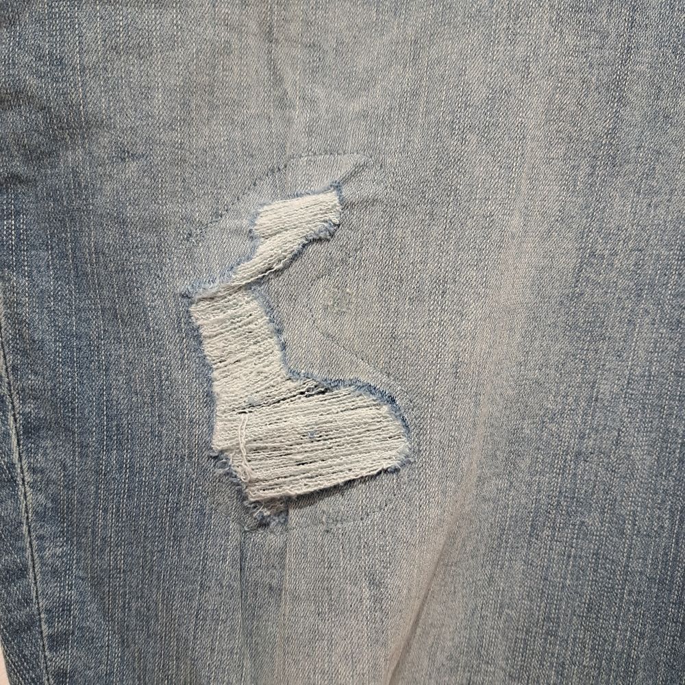 Other Torrid Boyfriend Straight Vintage Stretch Distressed Mid Rise Jean Size 26 Tall Size 24" / US 00 / IT 34 - 12 Thumbnail