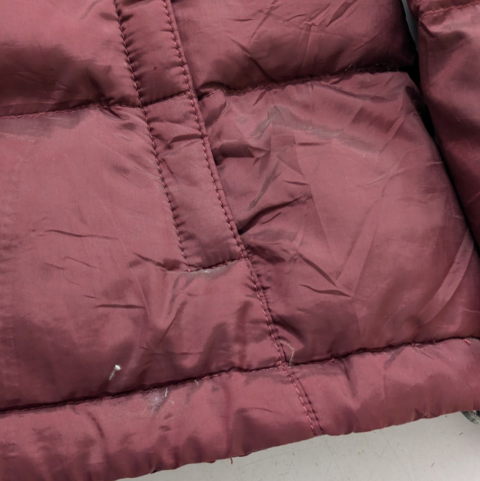 The North Face The North Face 700 series fitted nuptse iridescent dark red Size L / US 10 / IT 46 - 3 Thumbnail