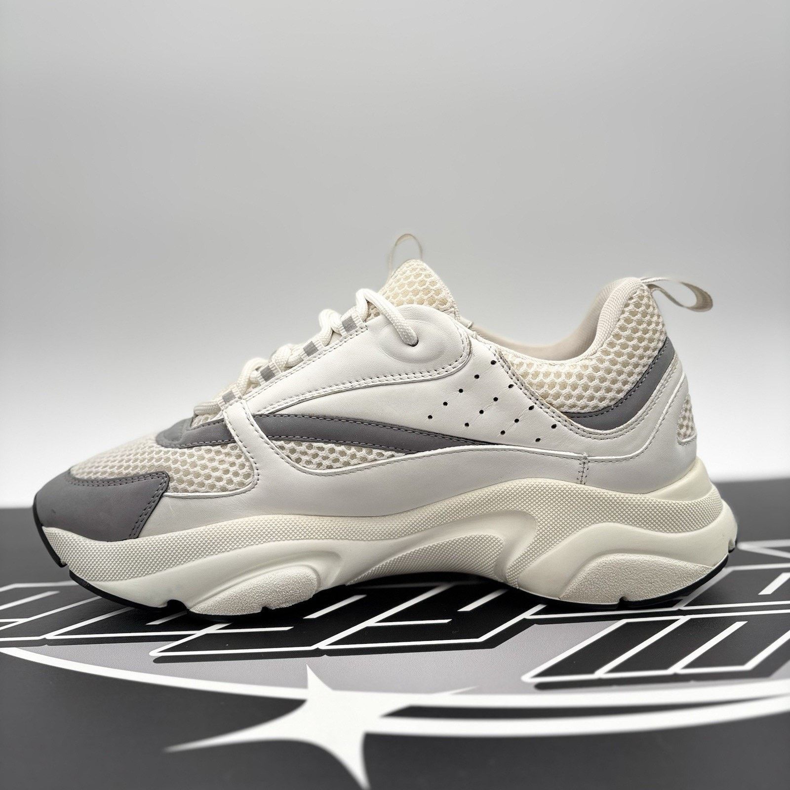 Dior Dior B22 Sneaker ' White Reflective ' | SUPER CLEAN! Size US 11 / EU 44 - 4 Thumbnail