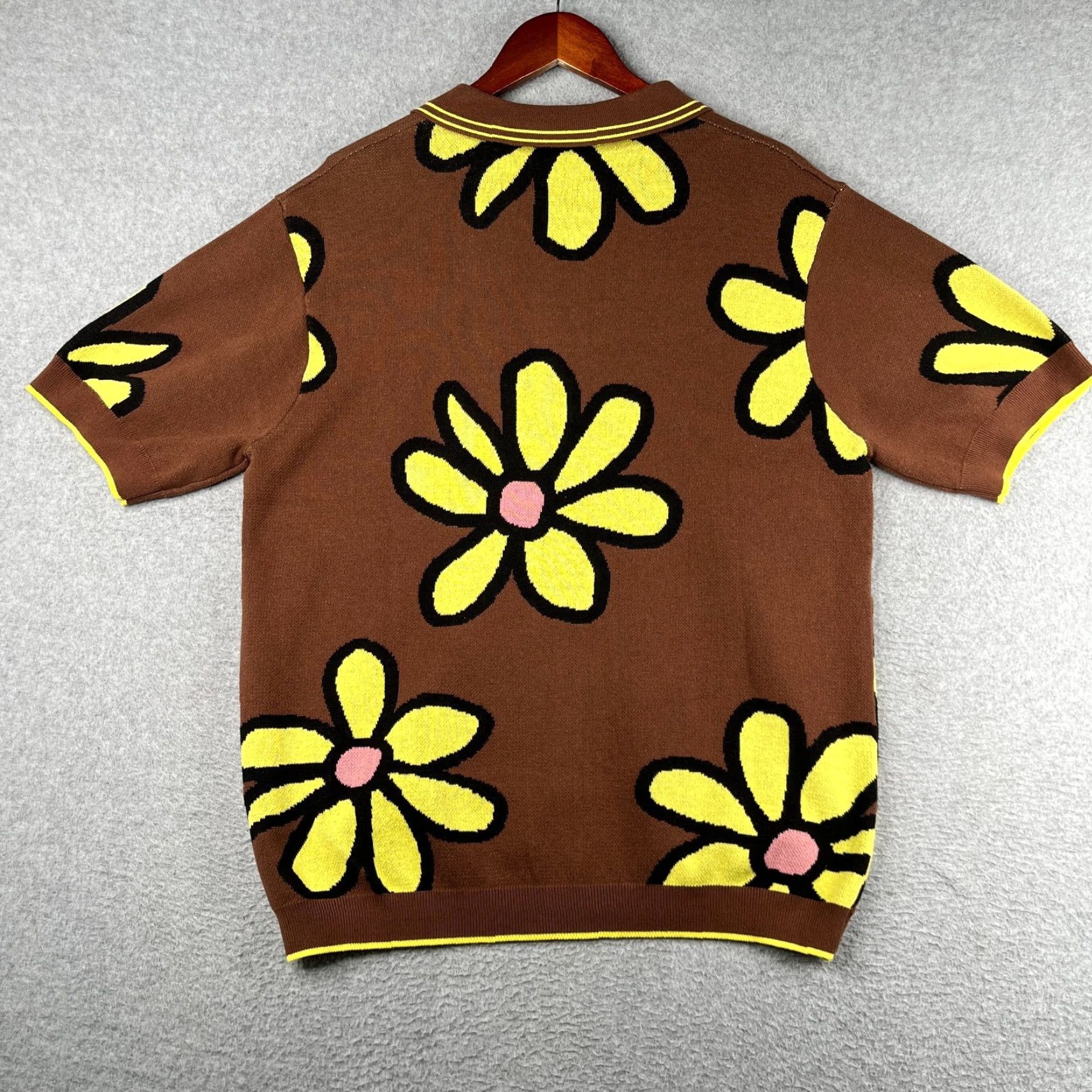 WeSC WESC Knit Shirt Medium Brown Yellow Flower Button Up Short Sleeve NWT Size US M / EU 48-50 / 2 - 7 Thumbnail