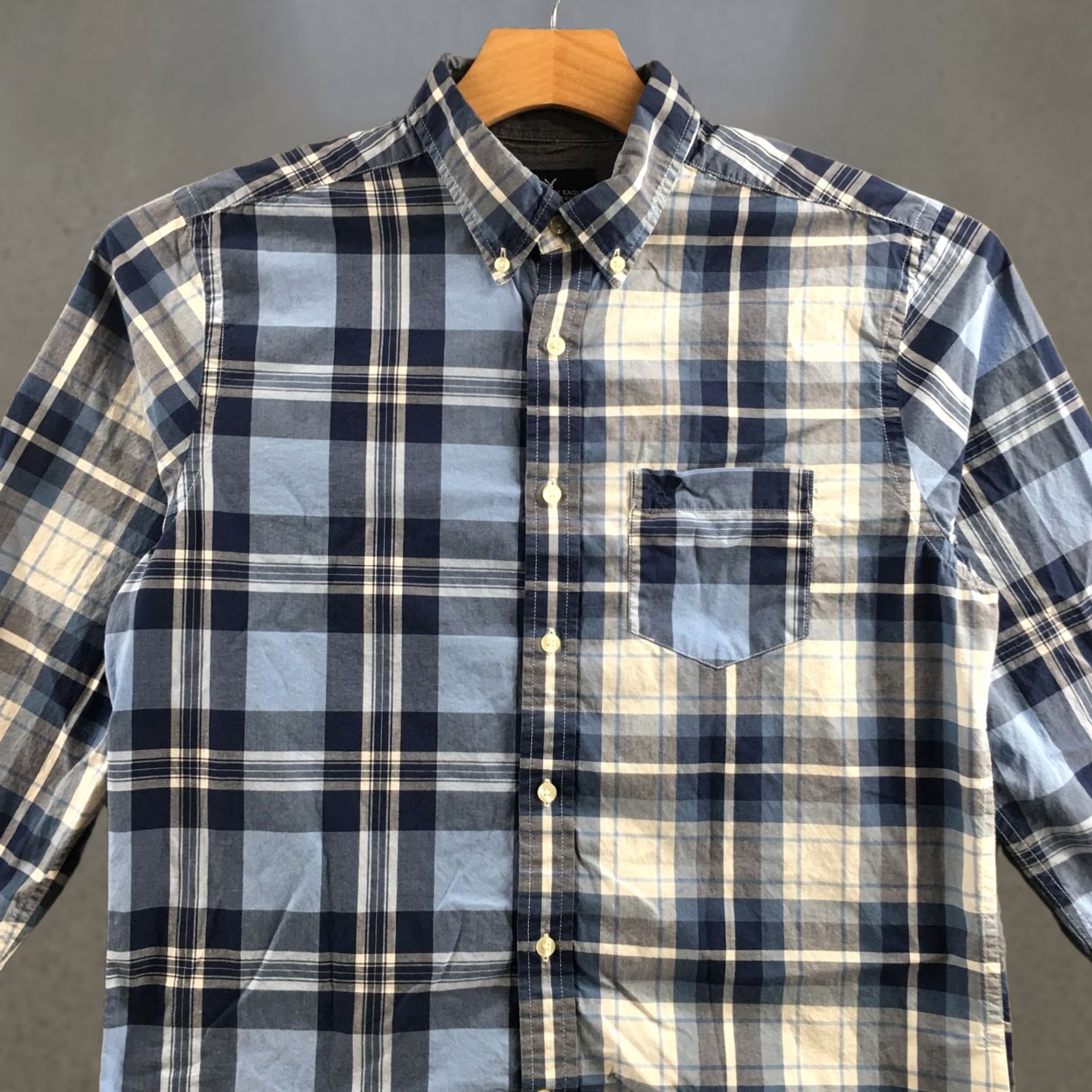 American Eagle Outfitters American Eagle Outfitters Button-Down Shirt Mens M Blue Long Sleeve Classic Fit Size US M / EU 48-50 / 2 - 1 Thumbnail