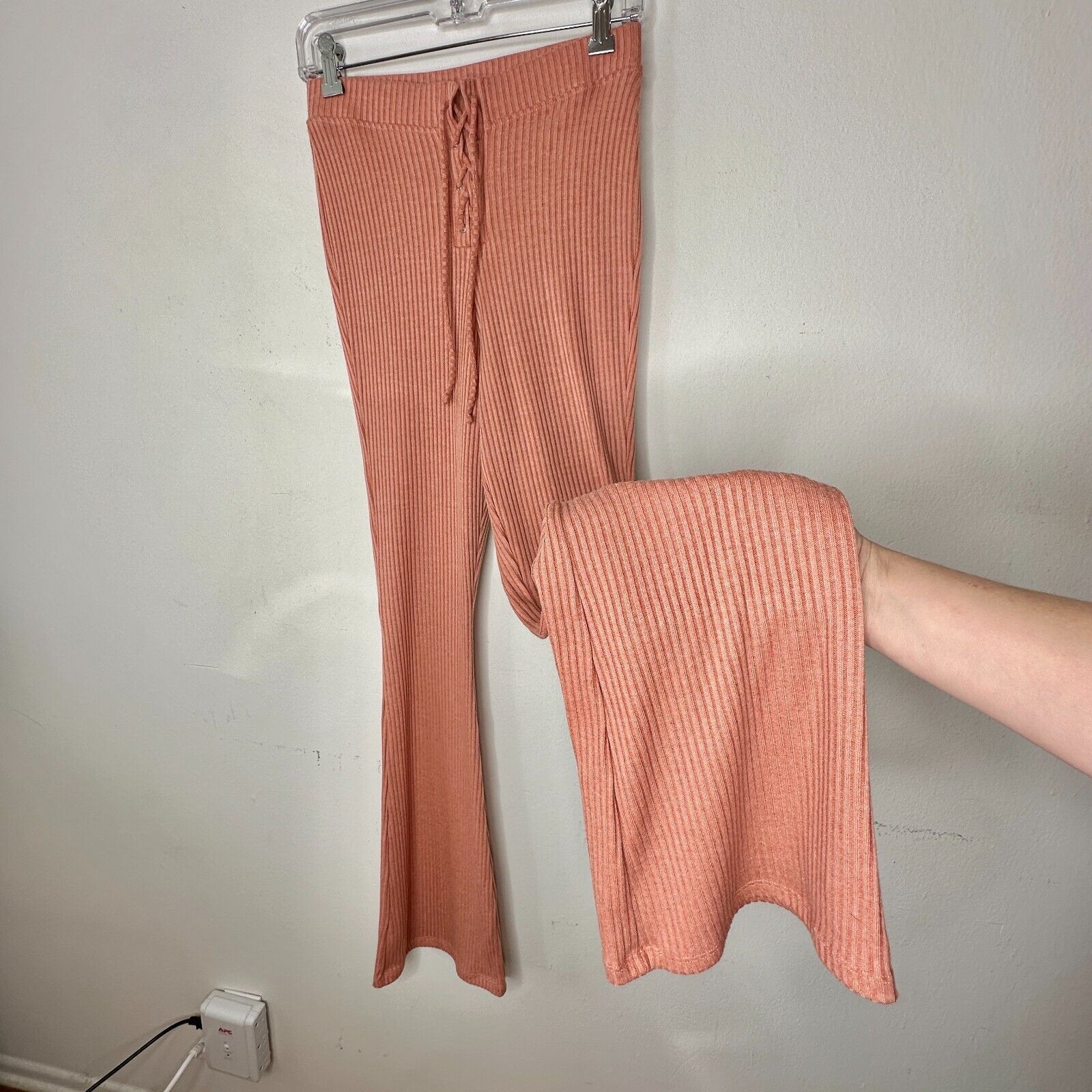 Topshop NWT Topshop Peach Ribbed Flare Leg Lace-Up Tie Legging Pant Size 28" / US 6 / IT 42 - 6 Thumbnail