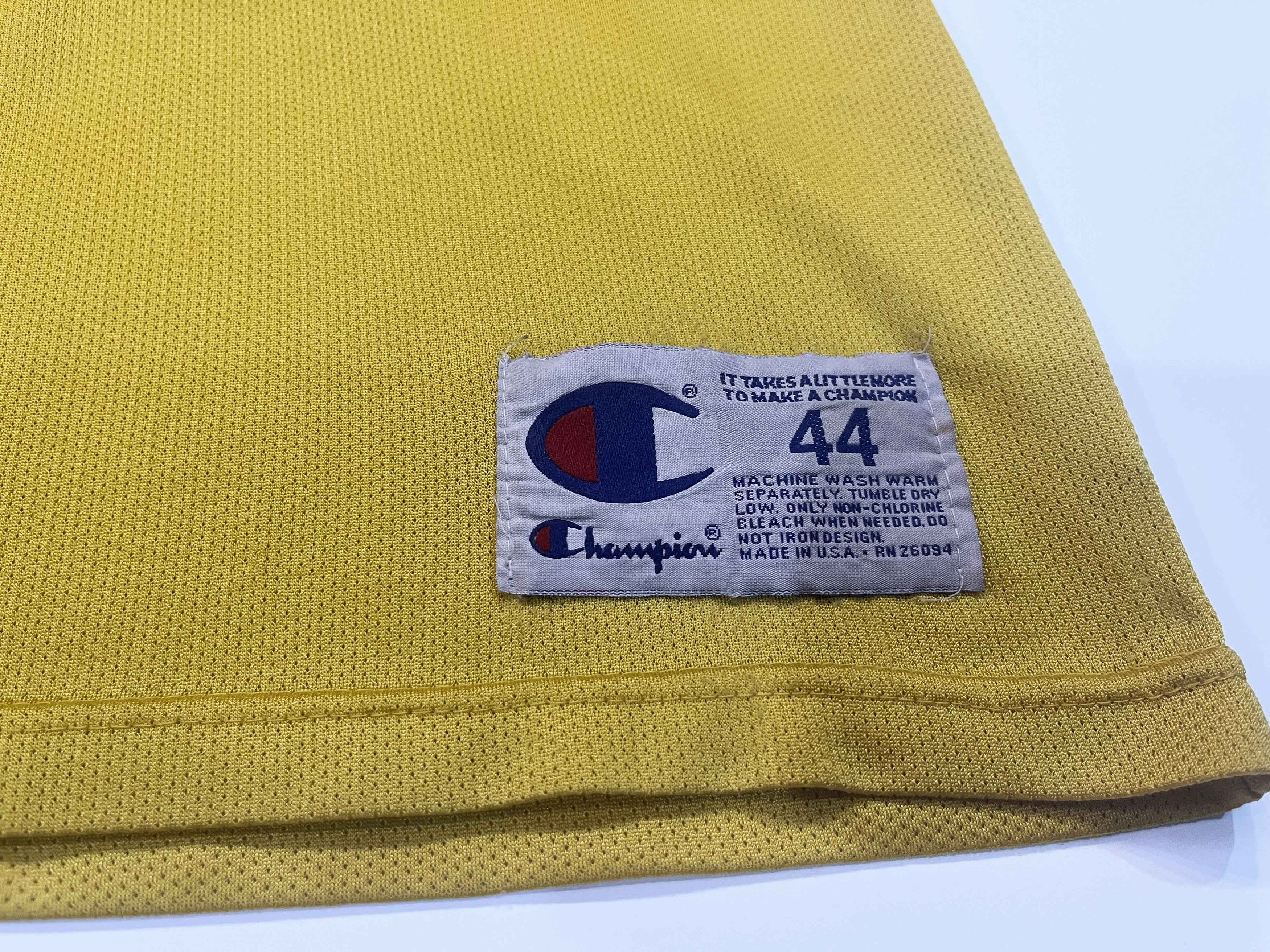 Champion × Vintage Vintage Champion NBA Los Angeles Lakers JOHNSON #32 Jersey Size US M / EU 48-50 / 2 - 5 Thumbnail