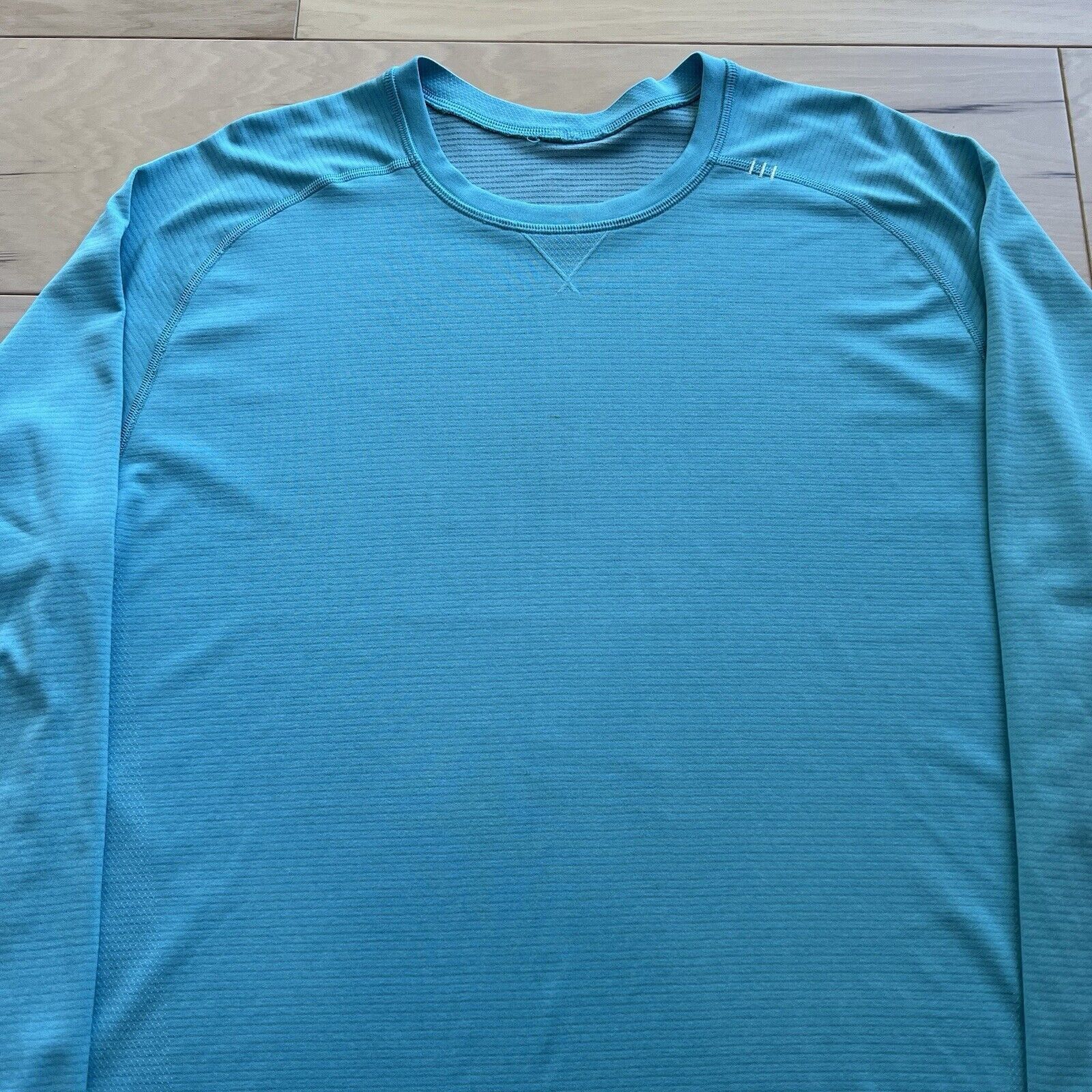 Lululemon Lululemon Metal Vent Shirt XL Blue Long Sleeve Casual Size US XL / EU 56 / 4 - 3 Thumbnail