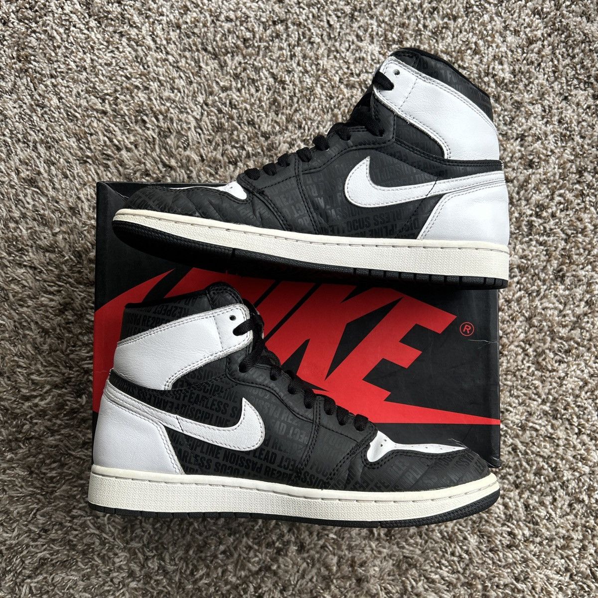 Jordan Brand Air Jordan 1 High OG Derek Jeter Re2pect Size US 8.5 / EU 41-42 - 2 Thumbnail