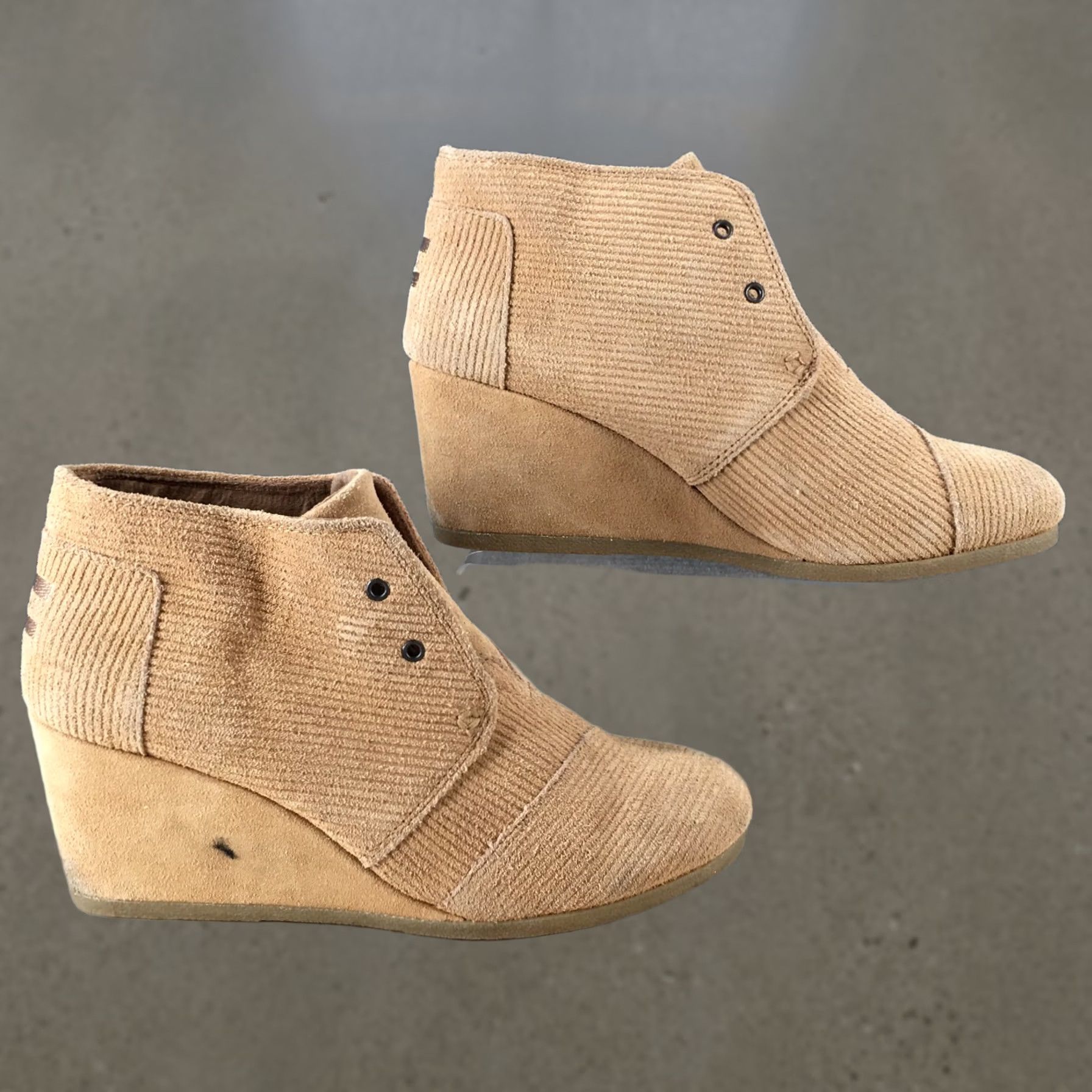 Toms Toms Boots Womens 10 Corduroy Low Wedge Ankle Bootie Lace Beige Round Toe Bootie Beige Wedge Boots Womens 10 Corduroy Ankle Bootie Lace Front Boots Size US 10 / IT 40 - 1 Thumbnail
