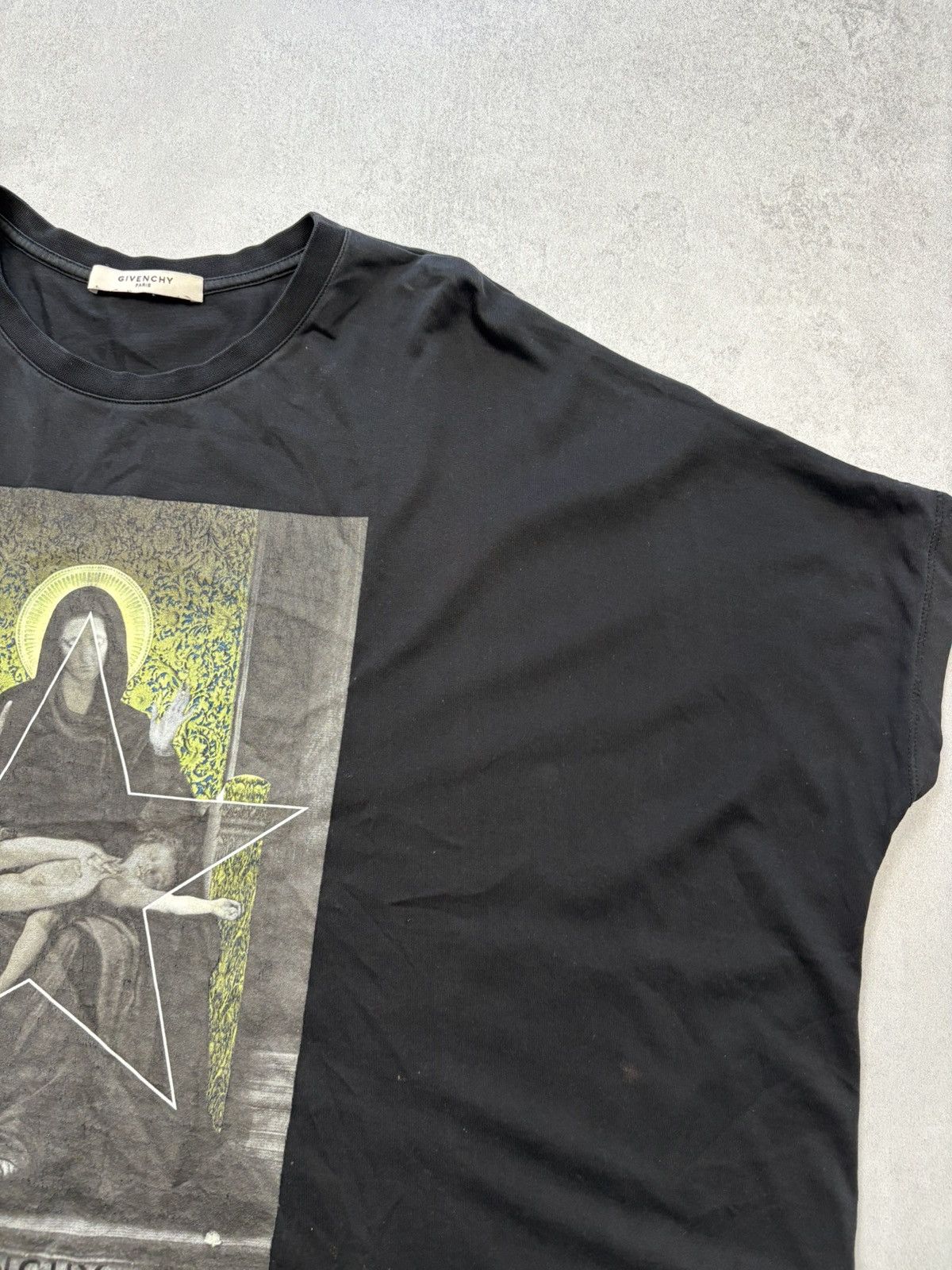 Givenchy Givenchy Oversized Sleeveless Pietà Print Top Black Rare Tee Size US XS / EU 42 / 0 - 2 Thumbnail