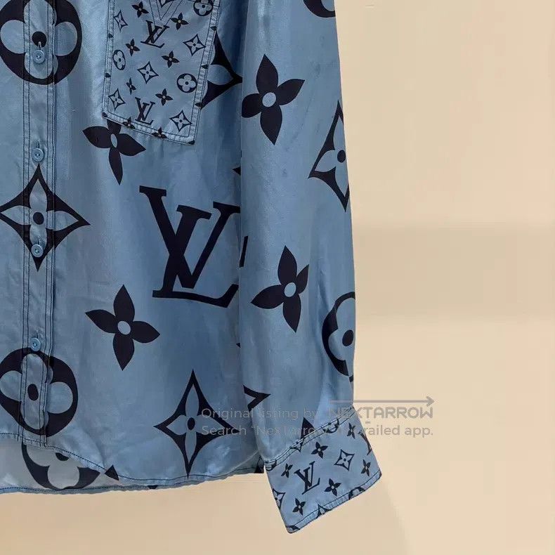 Louis Vuitton Louis Vuitton Blue silk long-sleeved shirt with full logo Size XS / US 0-2 / IT 36-38 - 2 Thumbnail